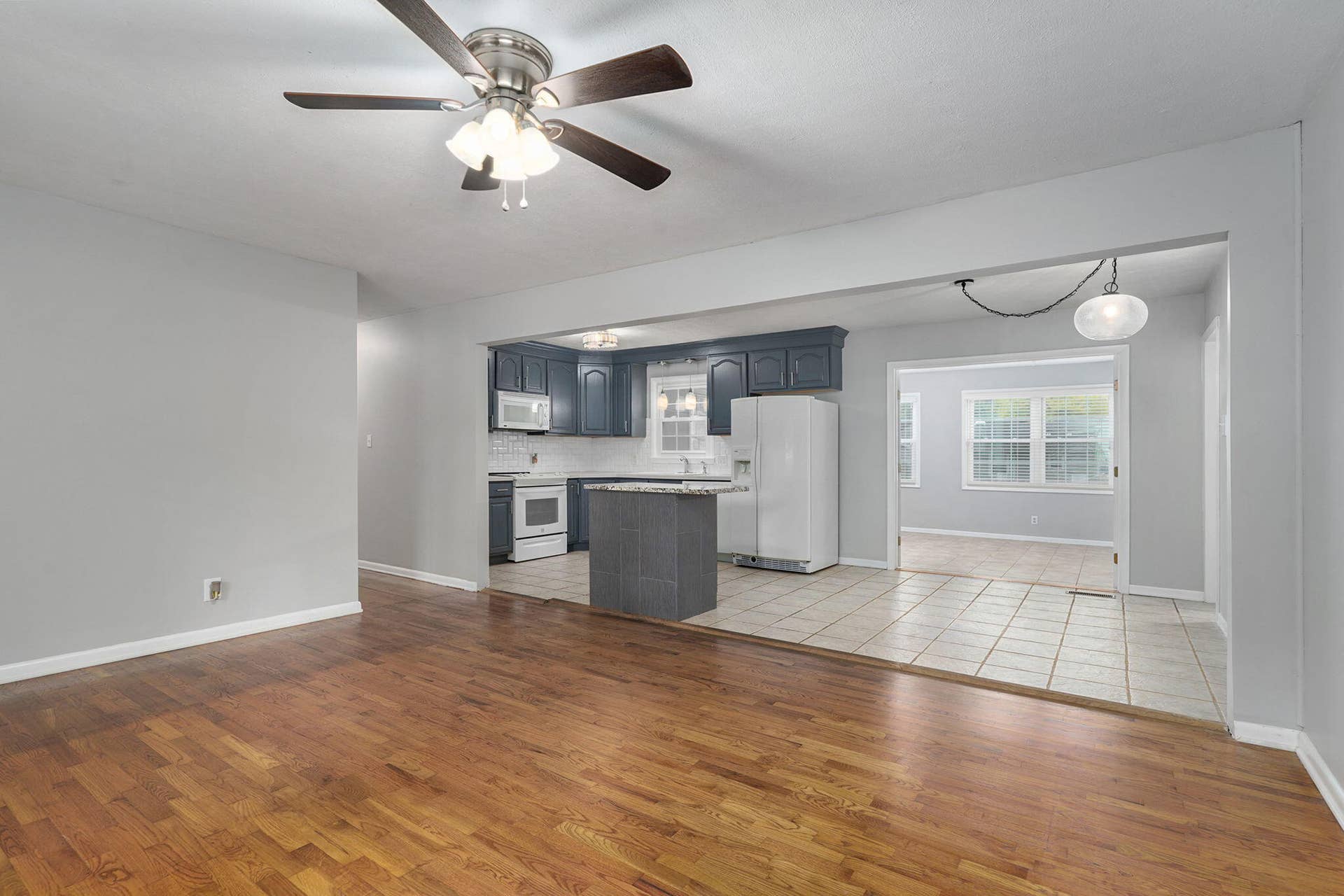 3544 S Franklin Ave-8