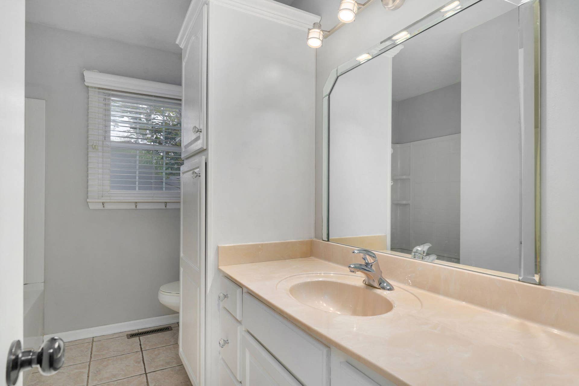 3544 S Franklin Ave-18