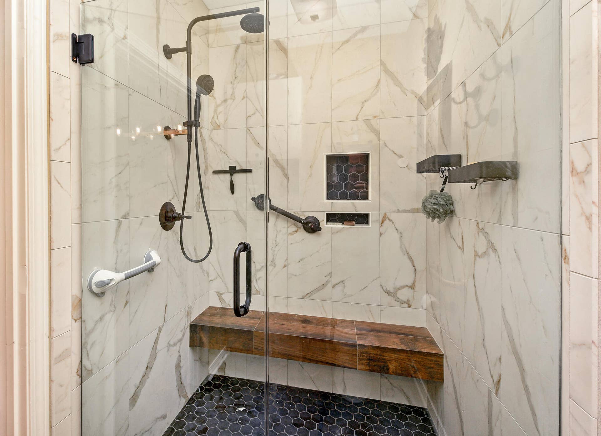 103 N Tuscany Dr Hollister Custom Shower
