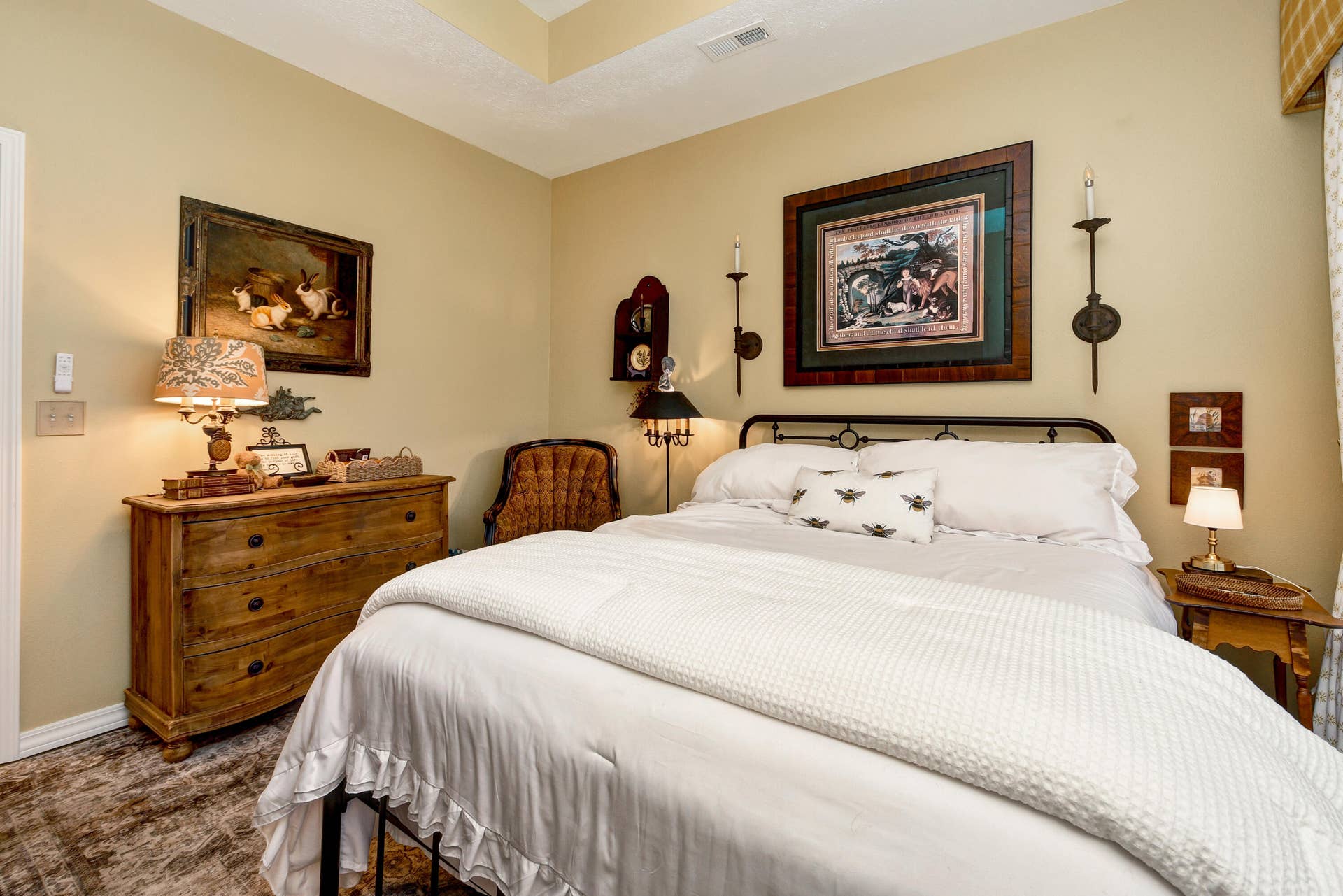 103 N Tuscany Dr Hollister Tray Ceilings