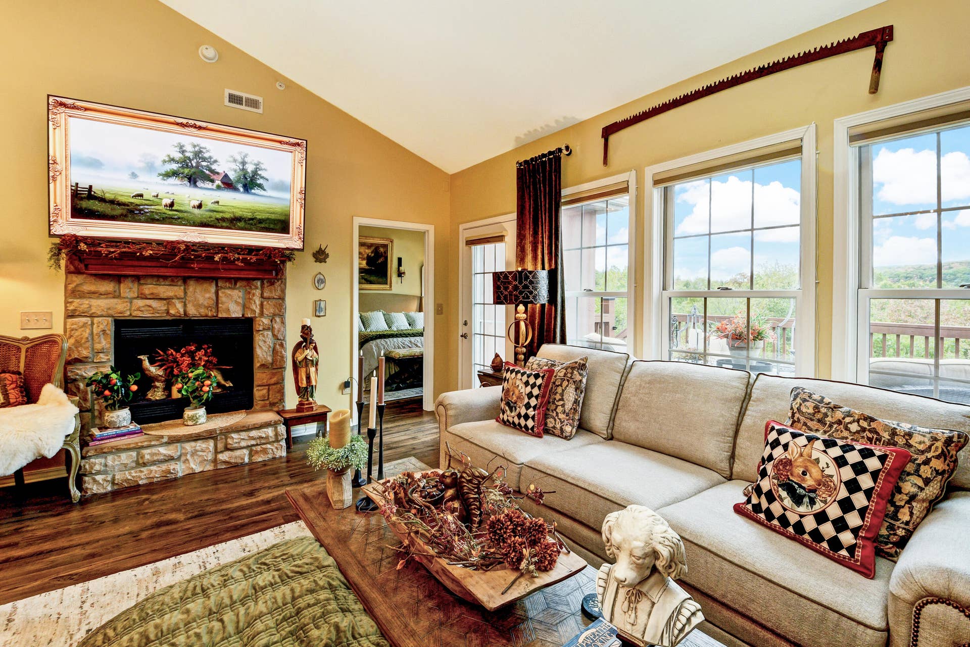103 N Tuscany Dr Living Rm Windows