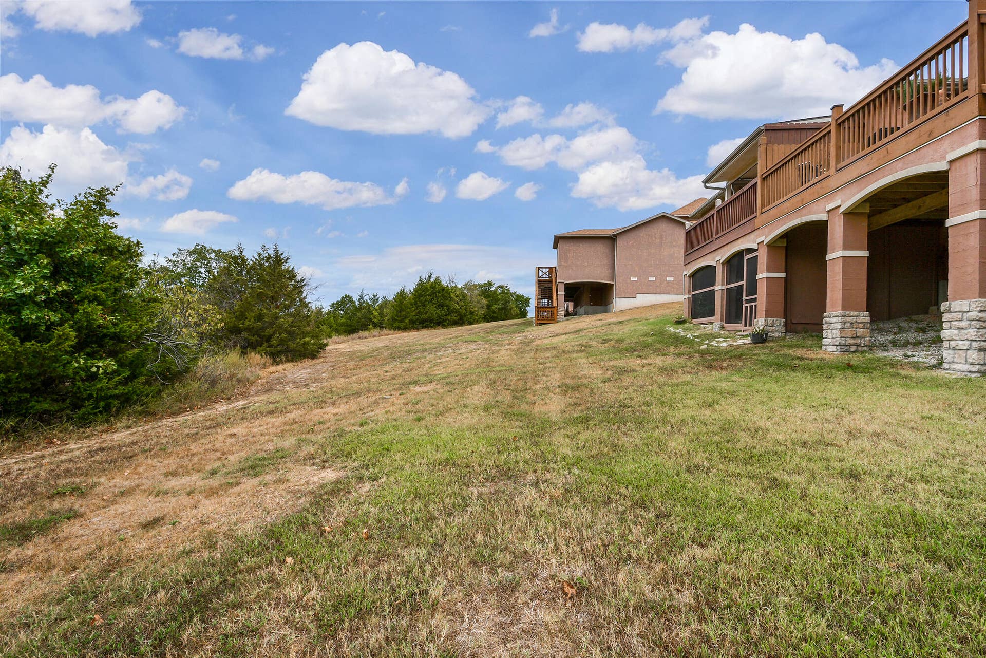 103 N Tuscany Dr Hollister Grassy Area