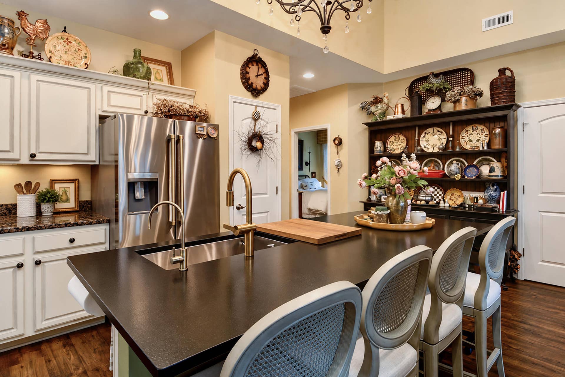 103 N Tuscany Dr Hollister Large Island