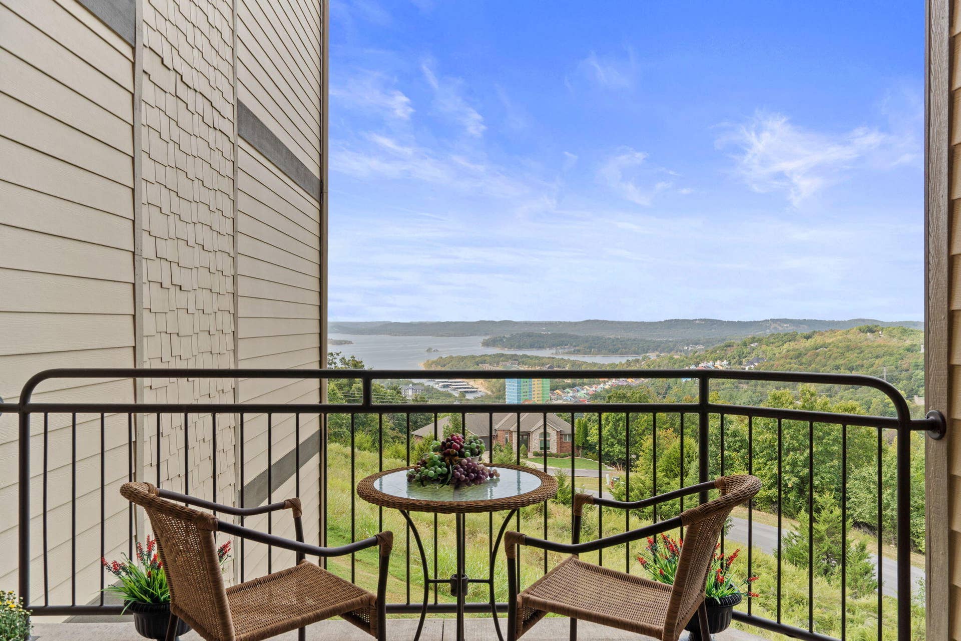 130 Royal Vista Drive, #605, Branson, MO 65616 130 Royal Vista Drive 605 (35)