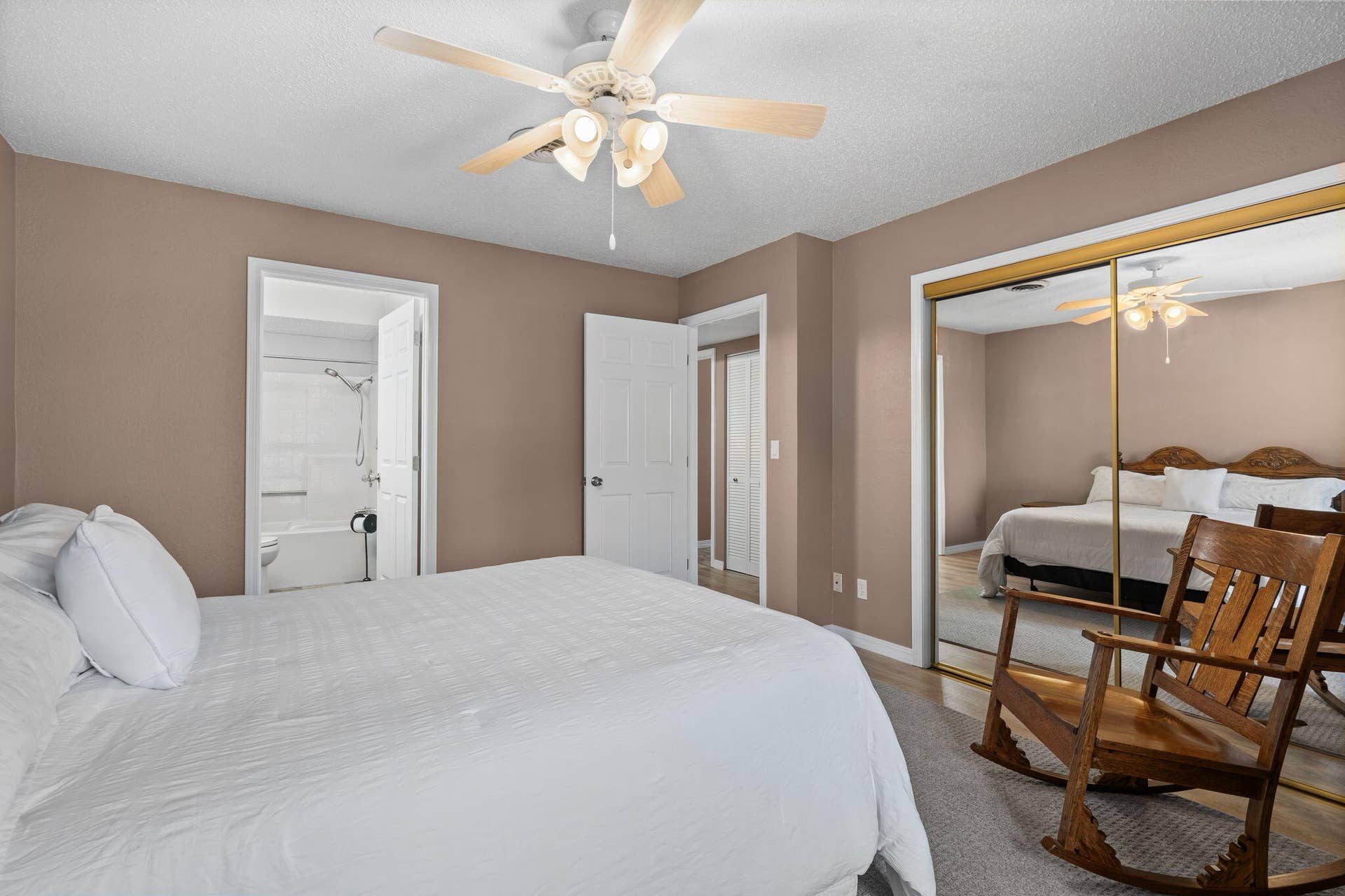 140 Wilshire Drive 45 (32)