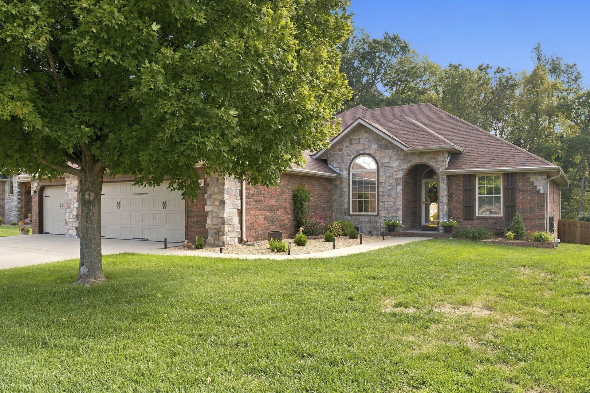 4462 S Frisco Trails Road, Springfield, MO 65810 2-web-or-mls-20260930-20260930-DSC09642