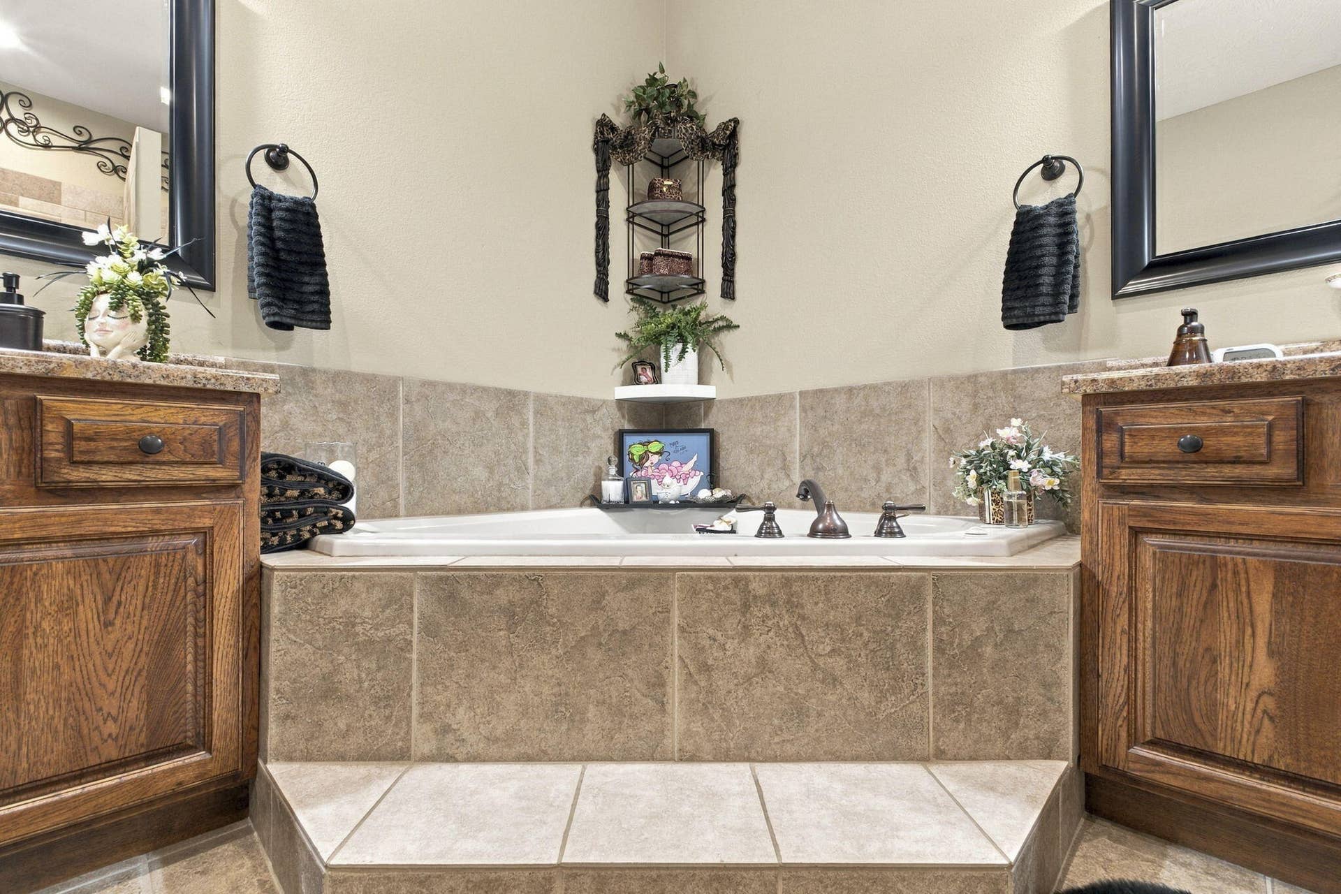 4462 S Frisco Trails Road, Springfield, MO 65810 23-web-or-mls-20260930-20260930-DSC09590