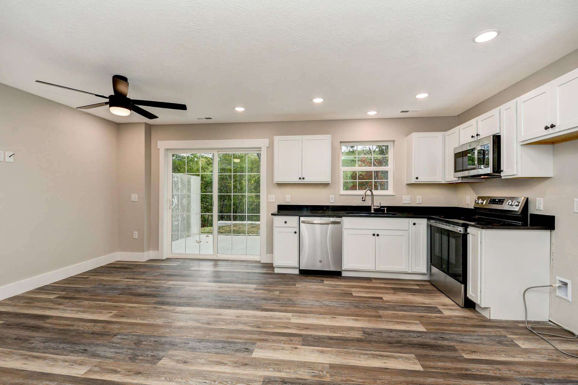 2791 Maple Street, Hollister, MO 65672 Lower Level Open Concept 2nd Entrance