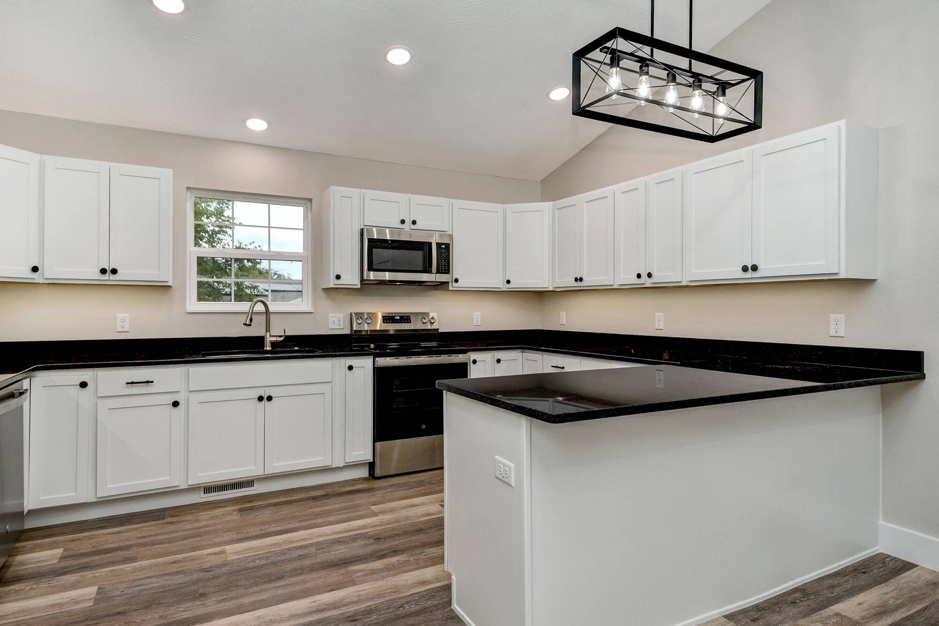 2791 Maple Street, Hollister, MO 65672 2791 Maple St Hollister Penninsula