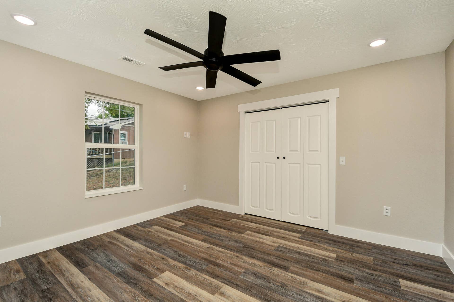 2791 Maple Street, Hollister, MO 65672 Large bedroom 3 Hollister
