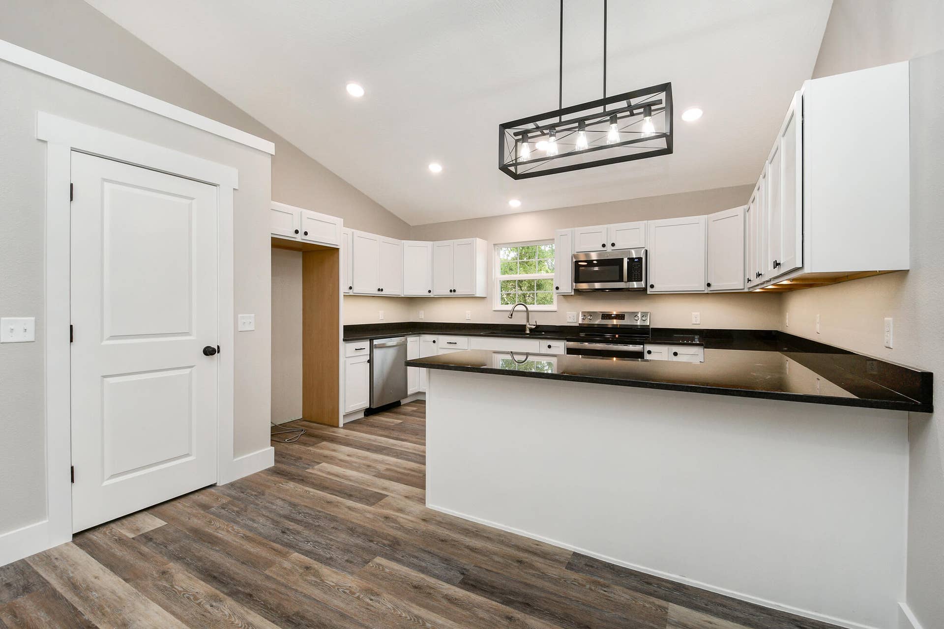 2791 Maple Street, Hollister, MO 65672 2791 Maple St Hollister Pantry