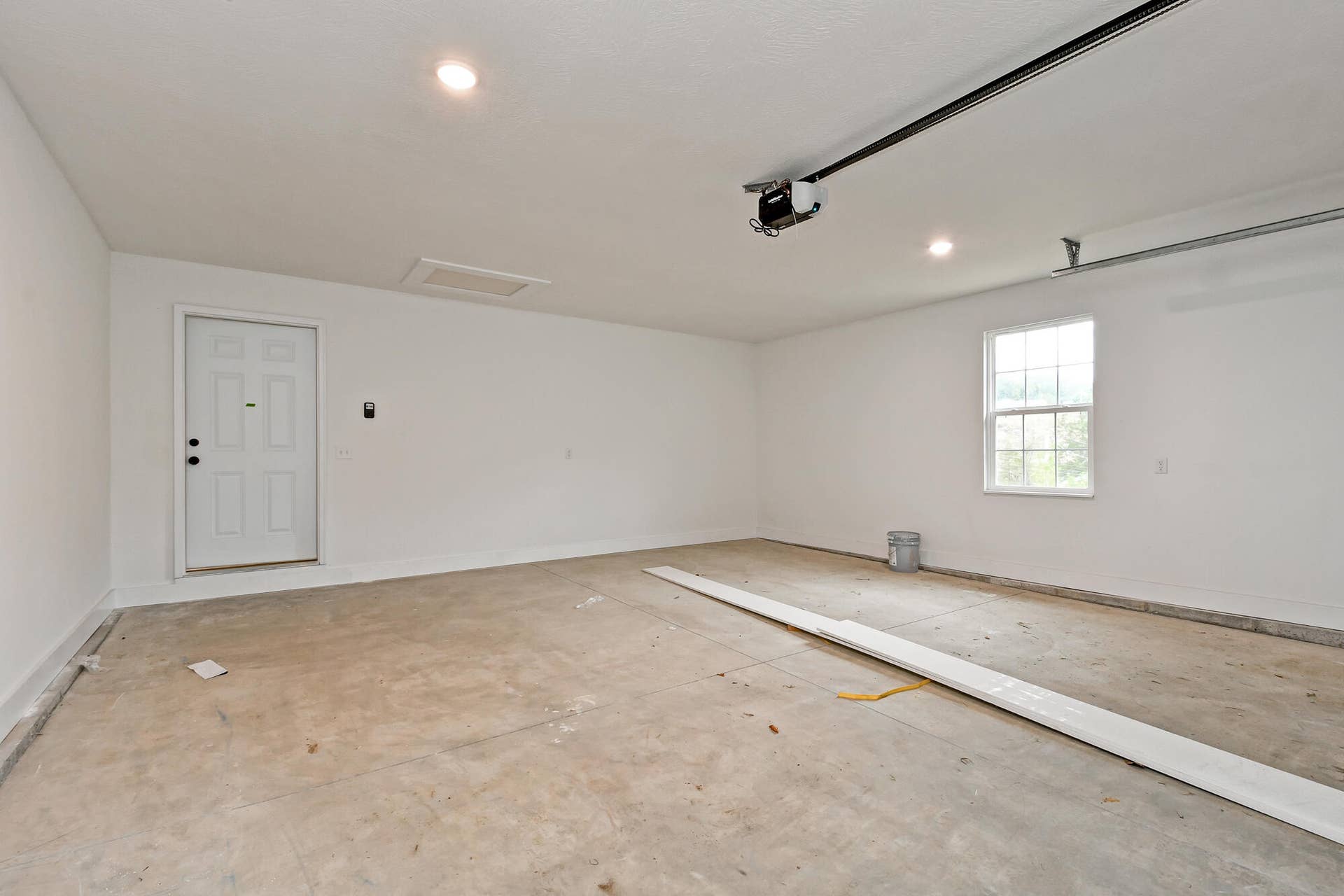 2791 Maple Street, Hollister, MO 65672 2791 Maple St Hollister 2 car garage