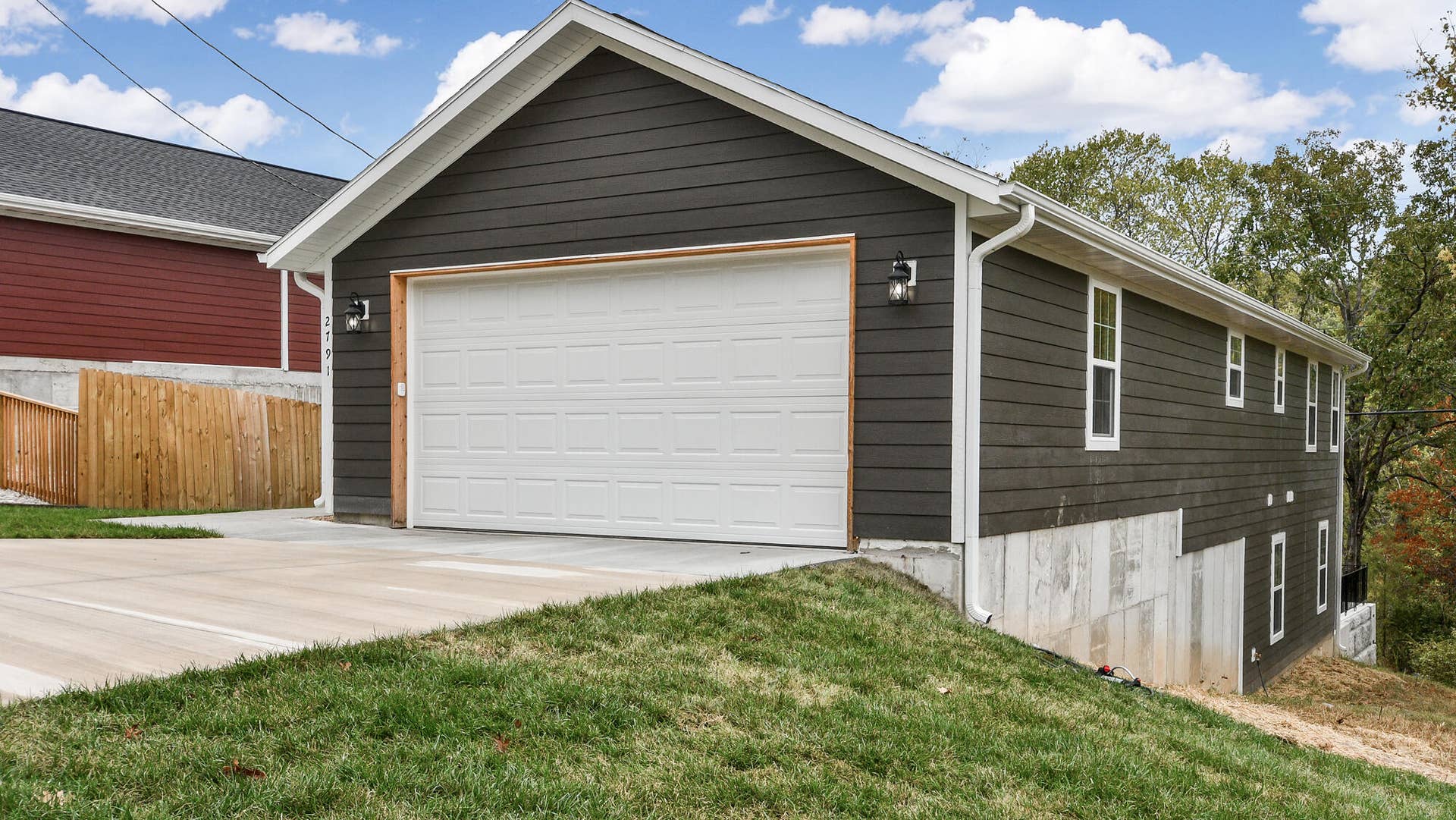 2791 Maple Street, Hollister, MO 65672 2 car garage