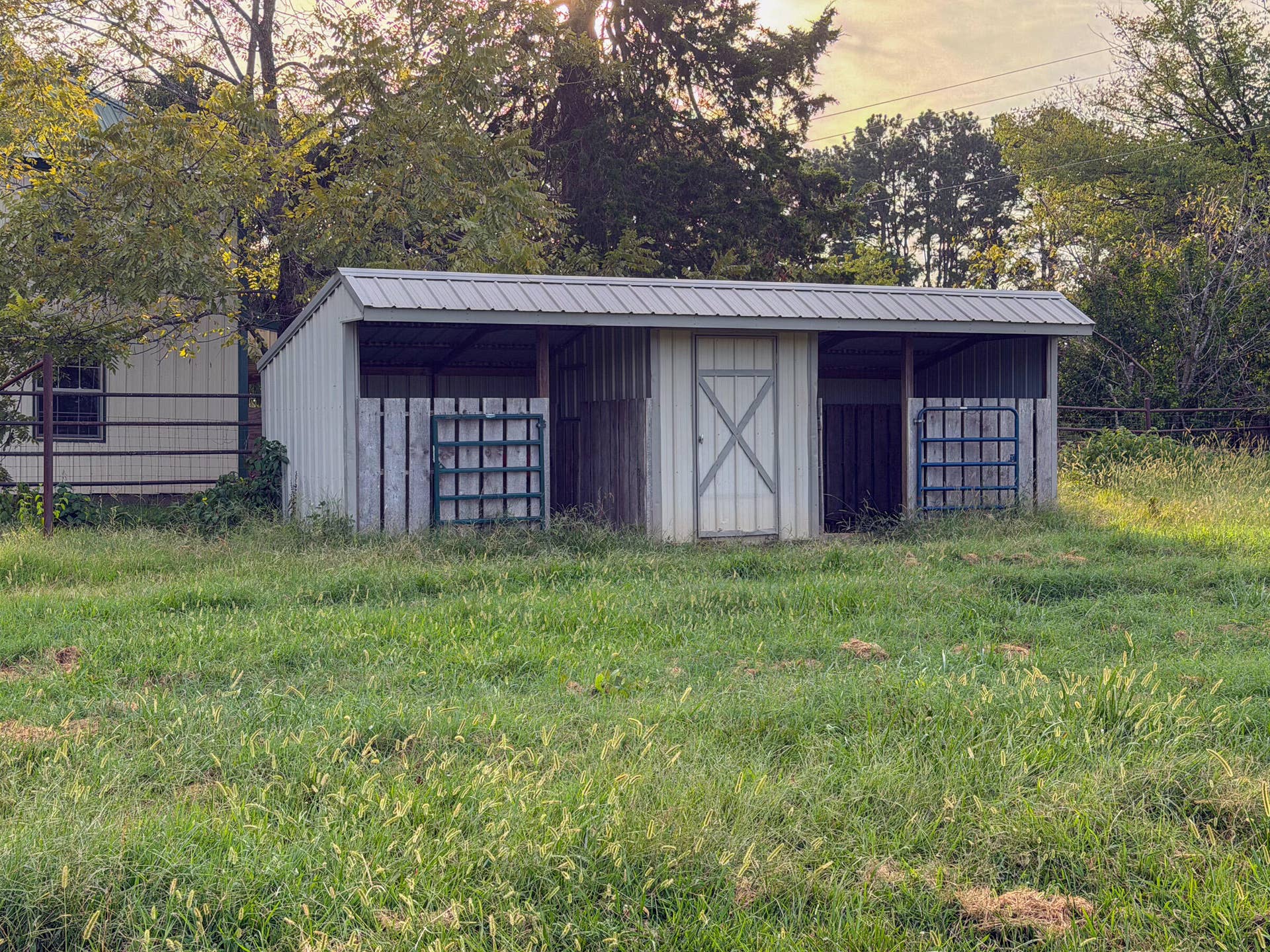 2 Stall Horse Barn