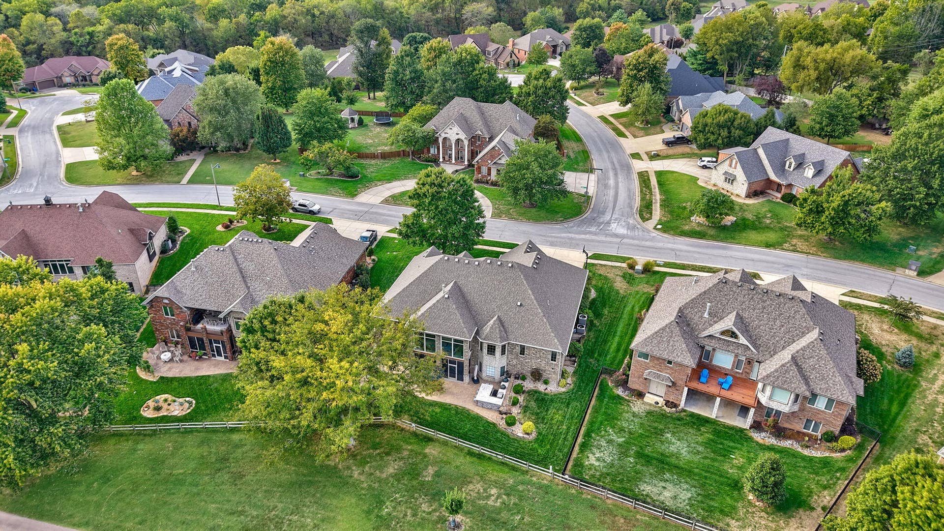 5904 S Parkhaven Lane, Springfield, MO 65810 5904 S Parkhaven Ln-5