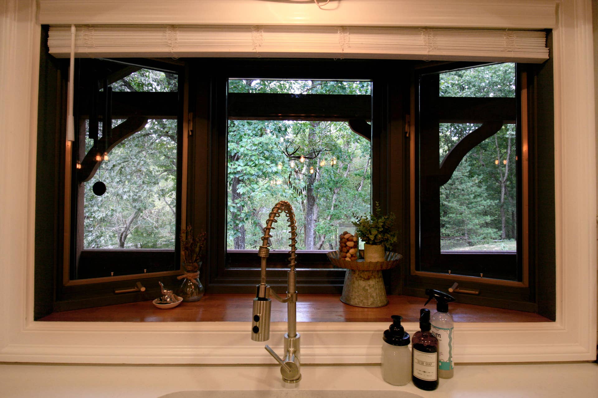 1446 S Oak Hill Court, Nixa, MO 65714 kitchen sink view