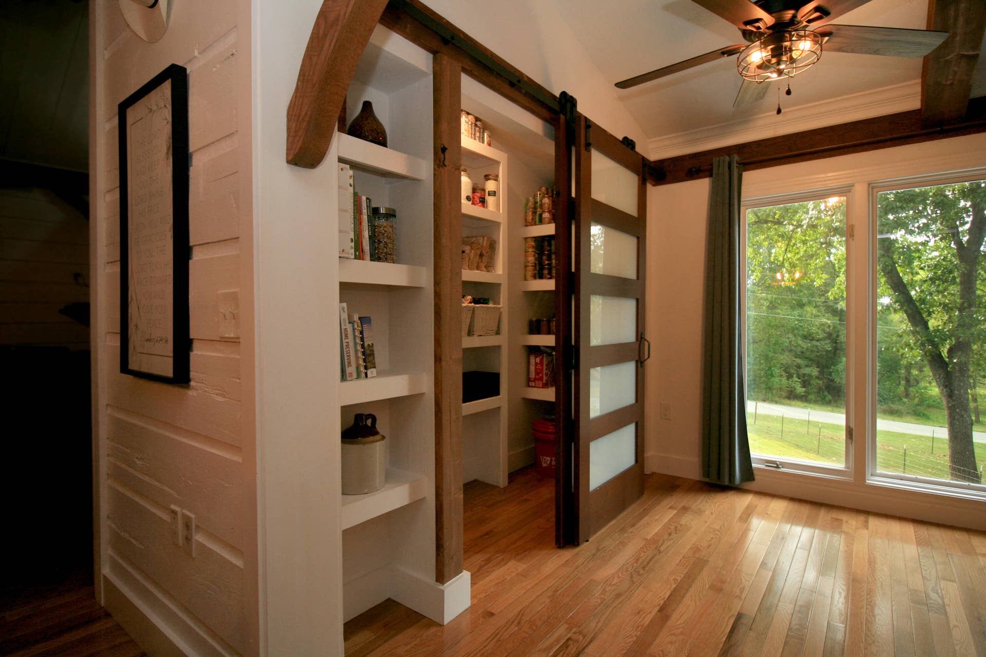 1446 S Oak Hill Court, Nixa, MO 65714 pantry open