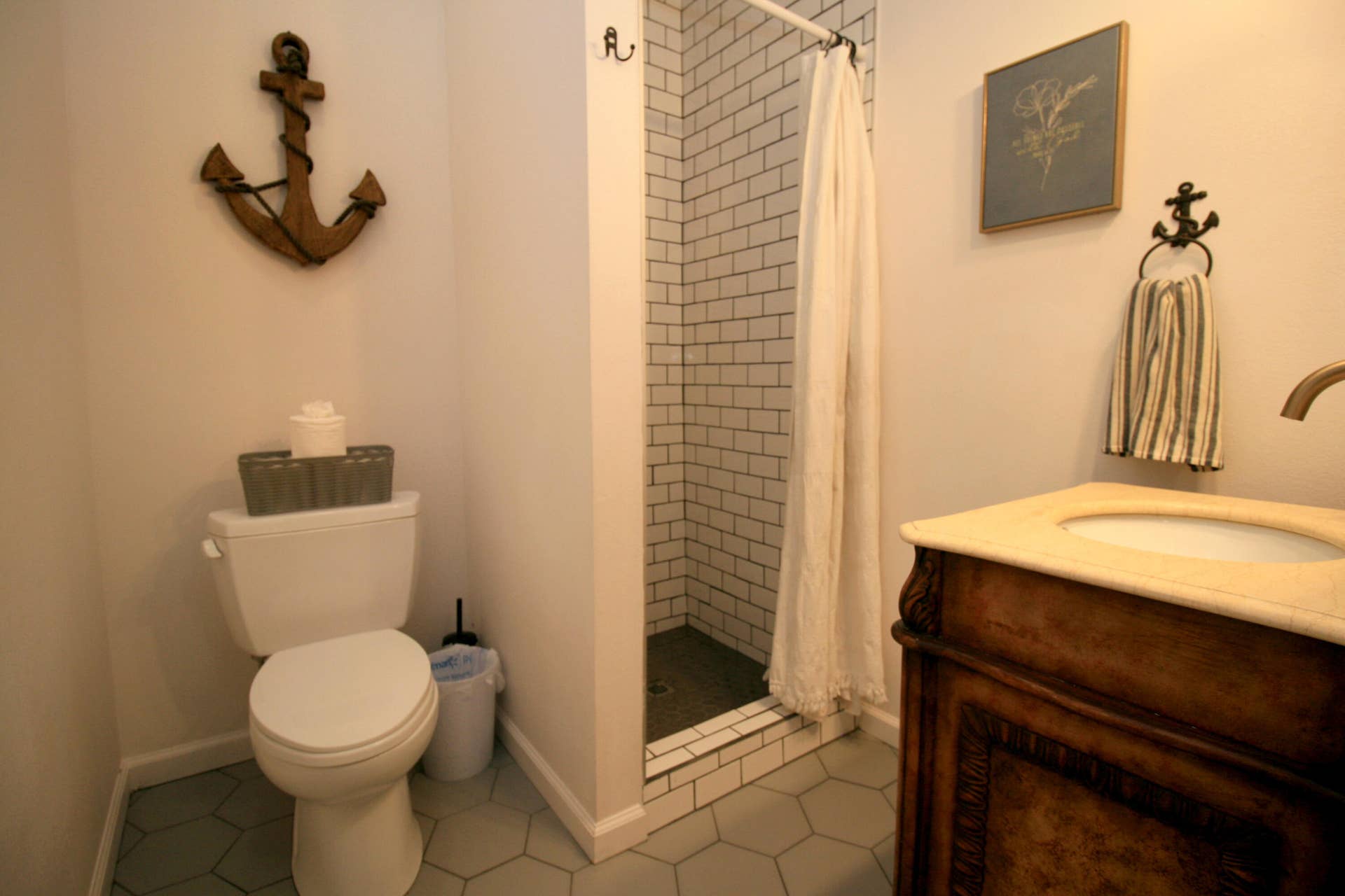 1446 S Oak Hill Court, Nixa, MO 65714 3rd full bathroom