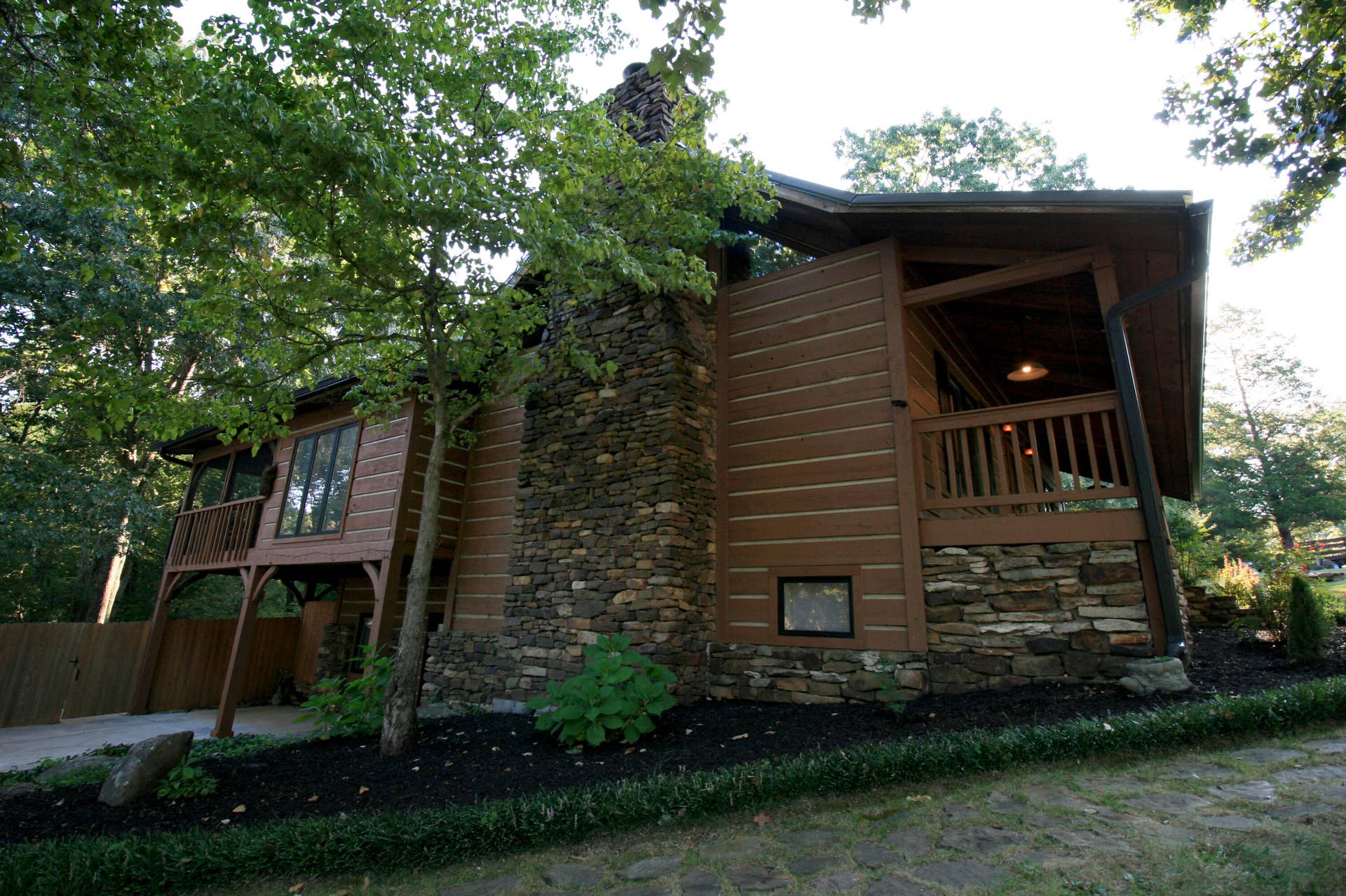 1446 S Oak Hill Court, Nixa, MO 65714 side of home