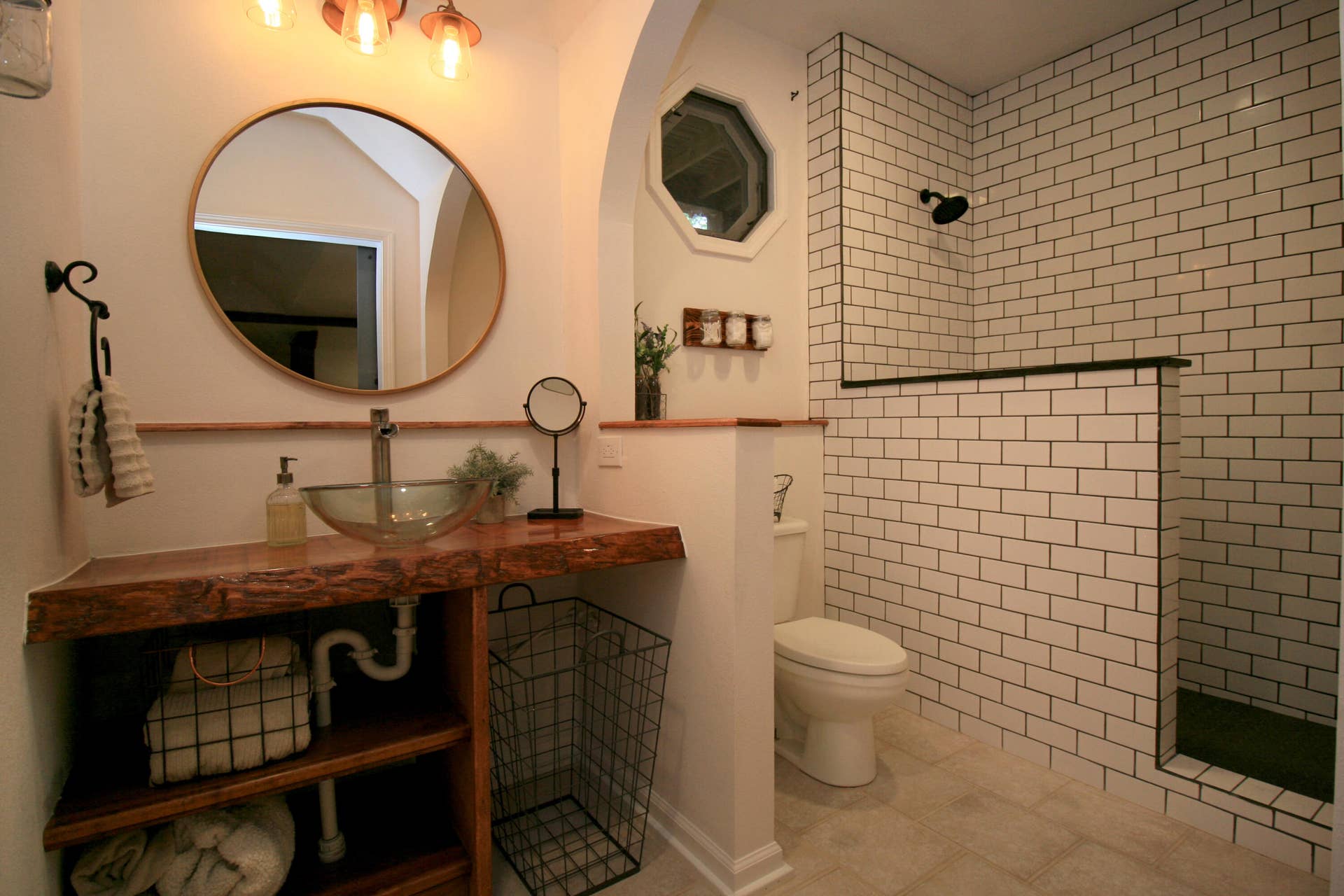 1446 S Oak Hill Court, Nixa, MO 65714 2nd full bathroom