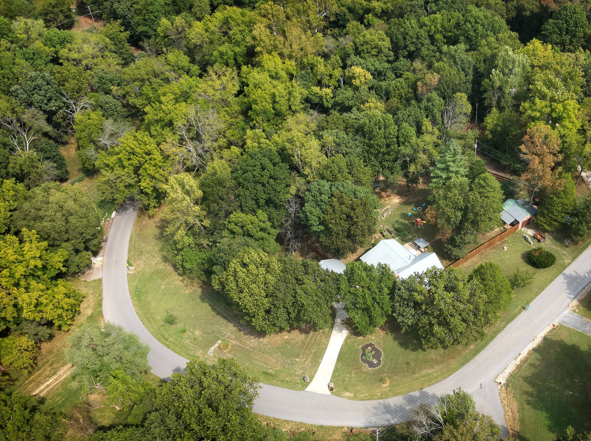 1446 S Oak Hill Court, Nixa, MO 65714 dront front part of 3 acres and house