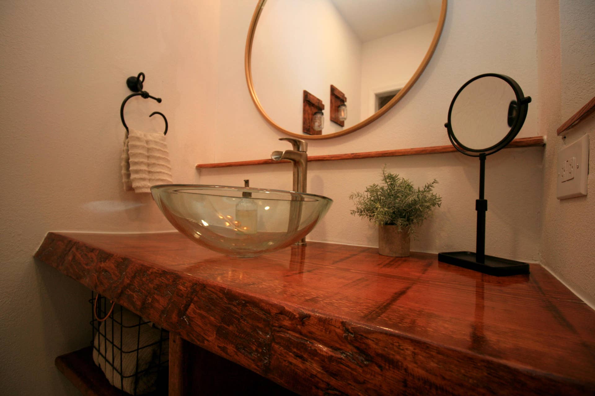 1446 S Oak Hill Court, Nixa, MO 65714 2nd full bathroom sink