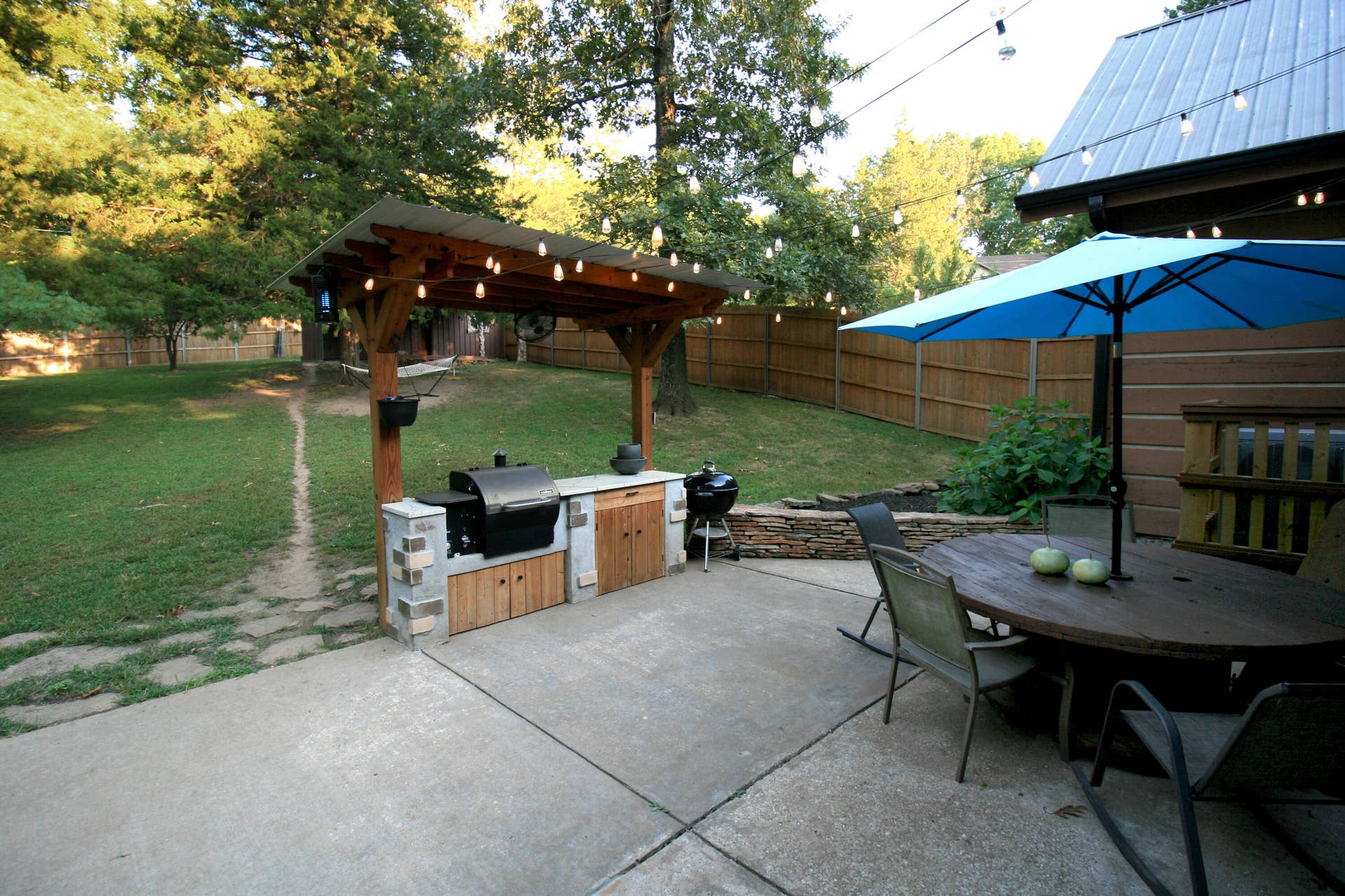 1446 S Oak Hill Court, Nixa, MO 65714 Patio with smoker pergola