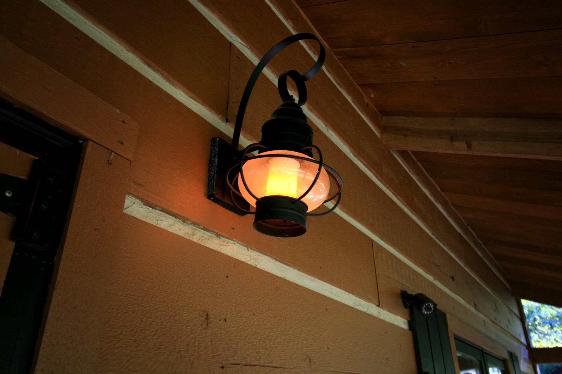 1446 S Oak Hill Court, Nixa, MO 65714 porch lights