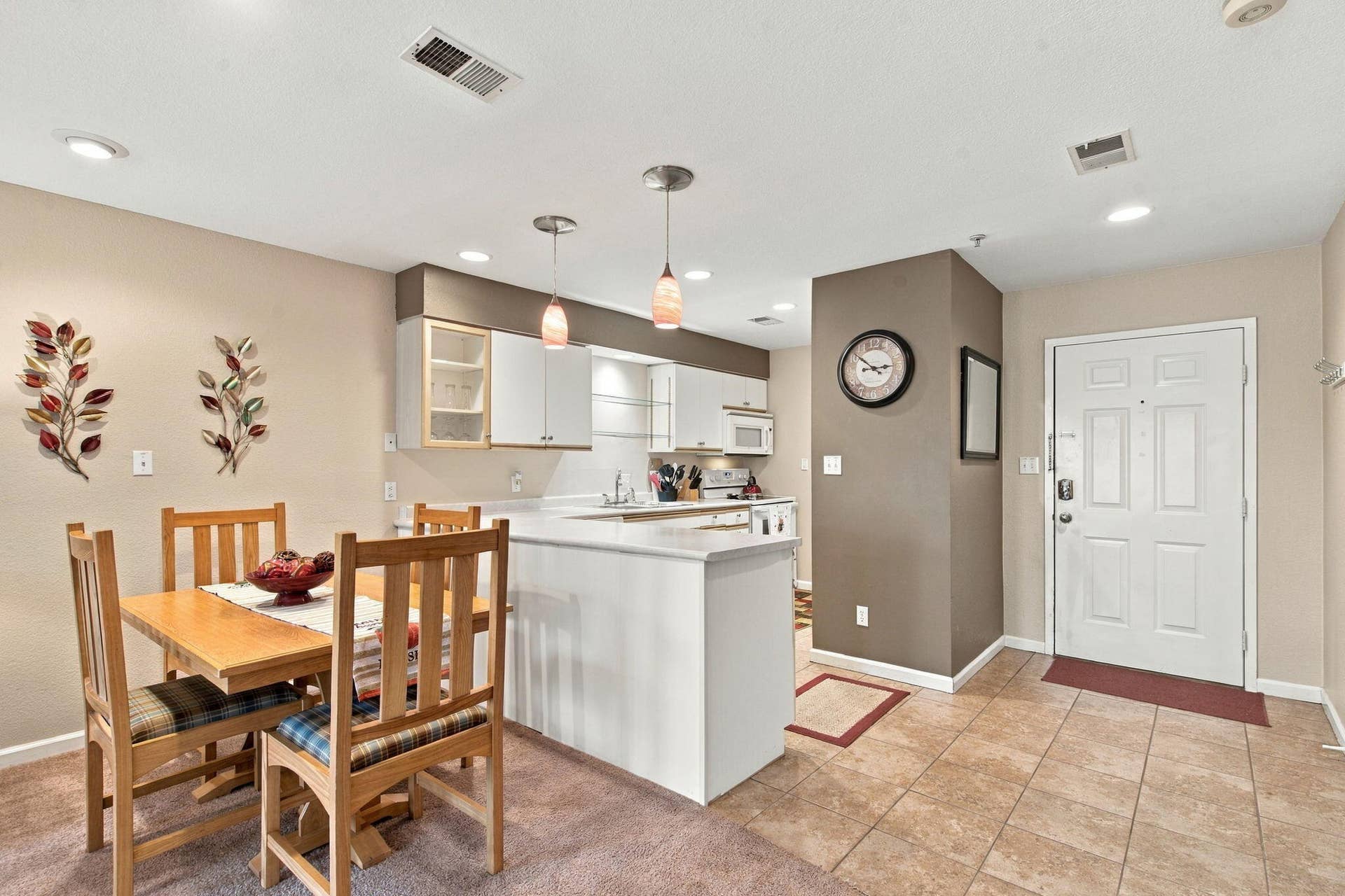 130 W Rockford Drive, #3, Branson, MO 65616 Tiled Entry