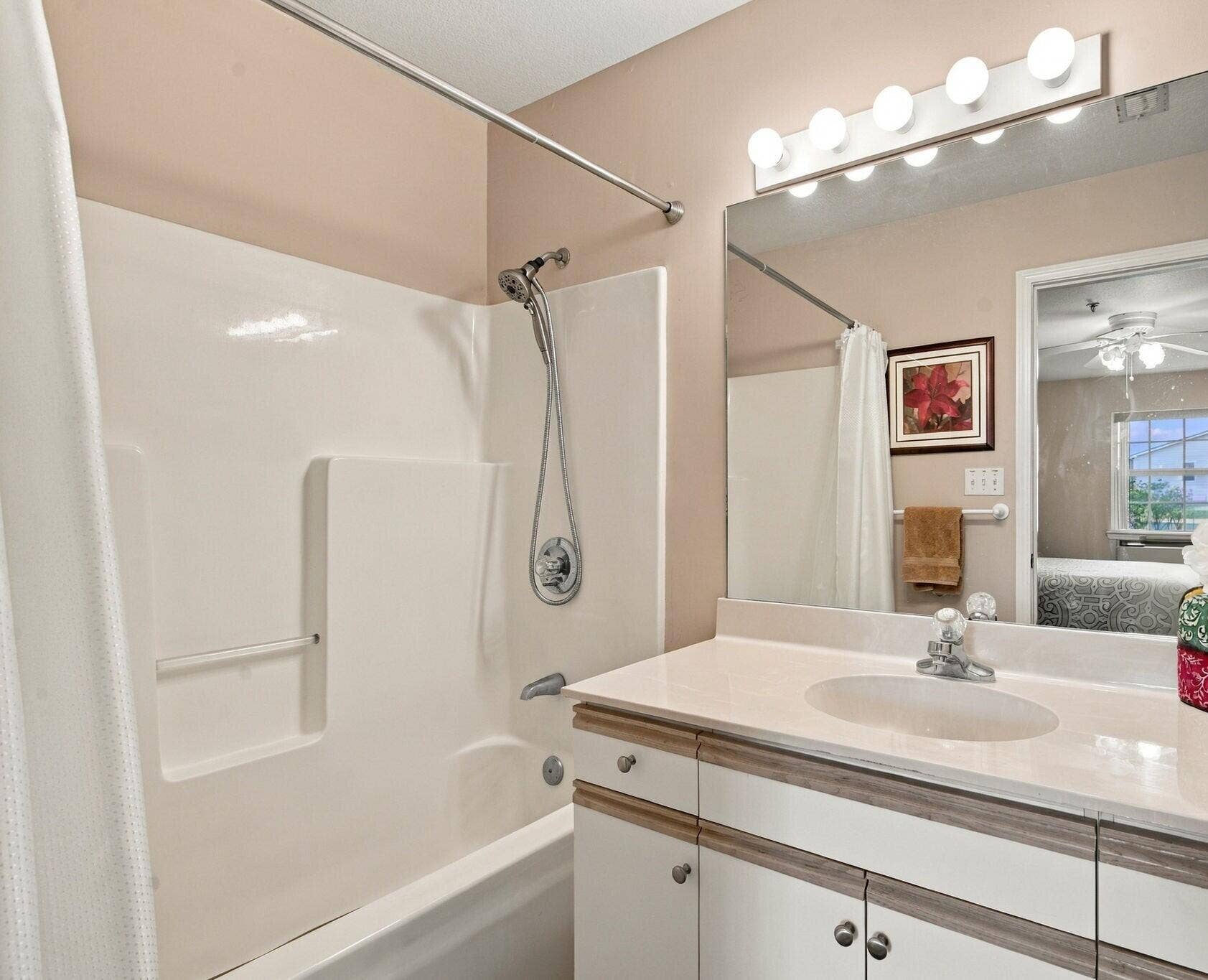 130 W Rockford Drive, #3, Branson, MO 65616 C3Guest Bath
