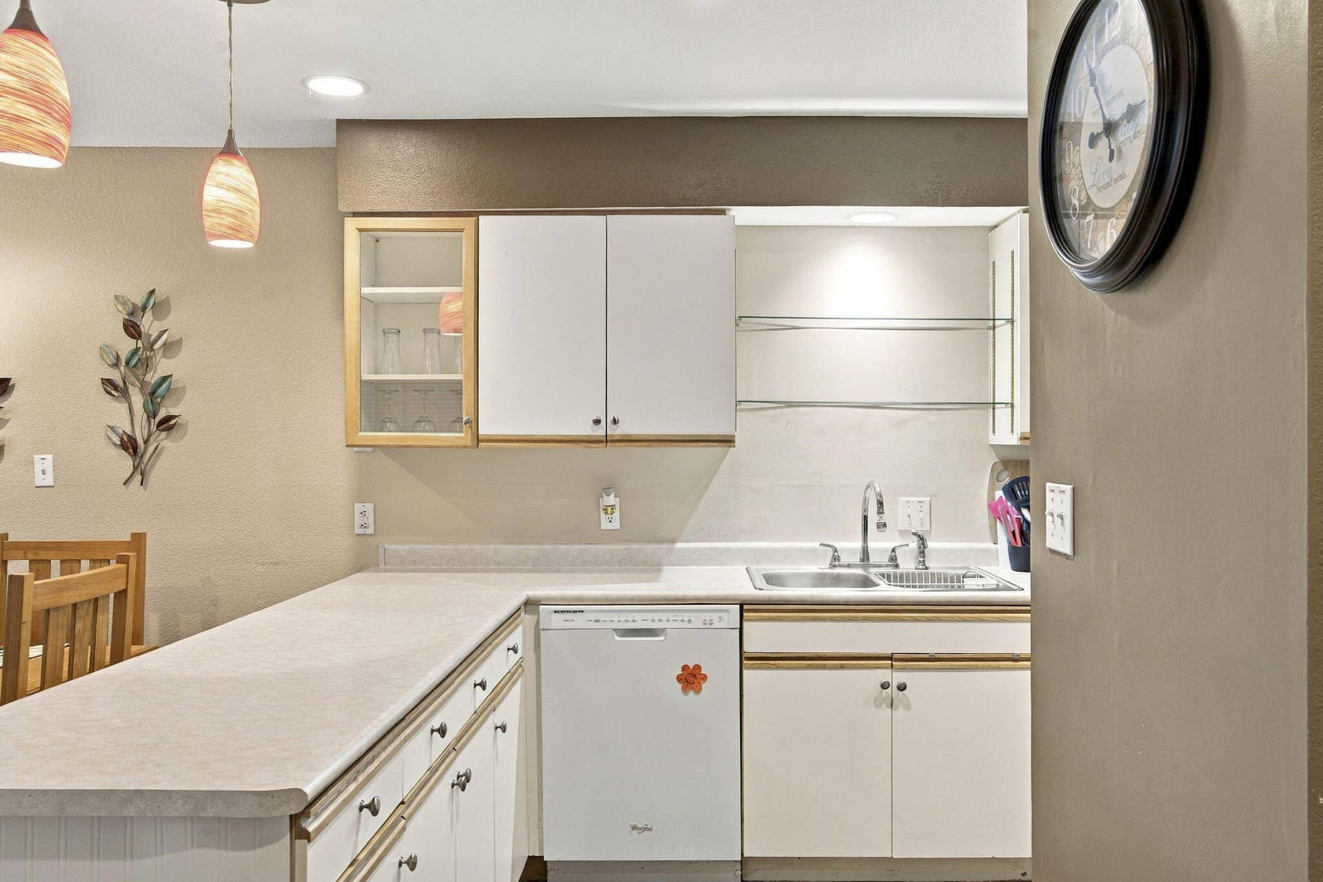 130 W Rockford Drive, #3, Branson, MO 65616 Kitchen Breakfast Bar
