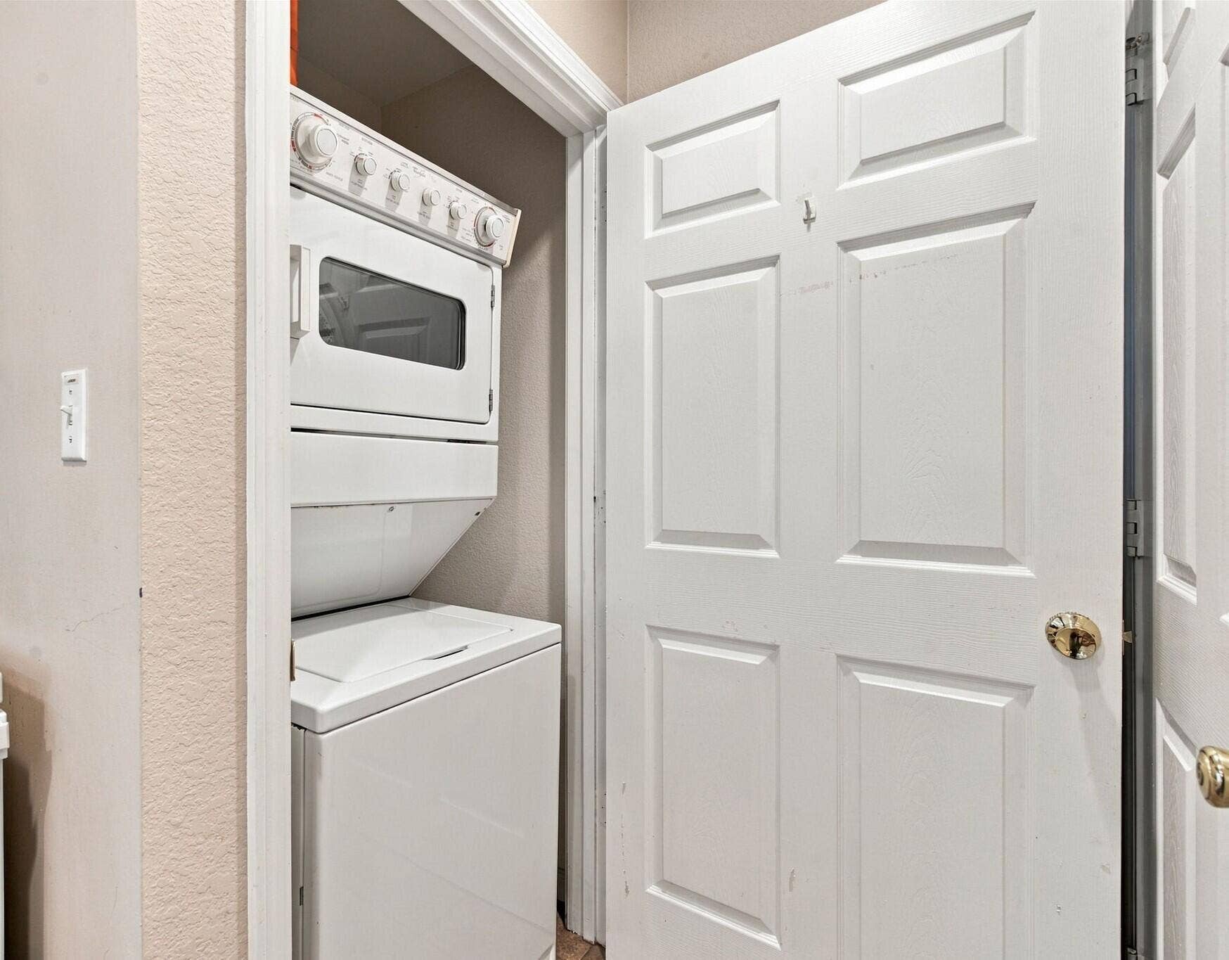 130 W Rockford Drive, #3, Branson, MO 65616 C3 Laundry