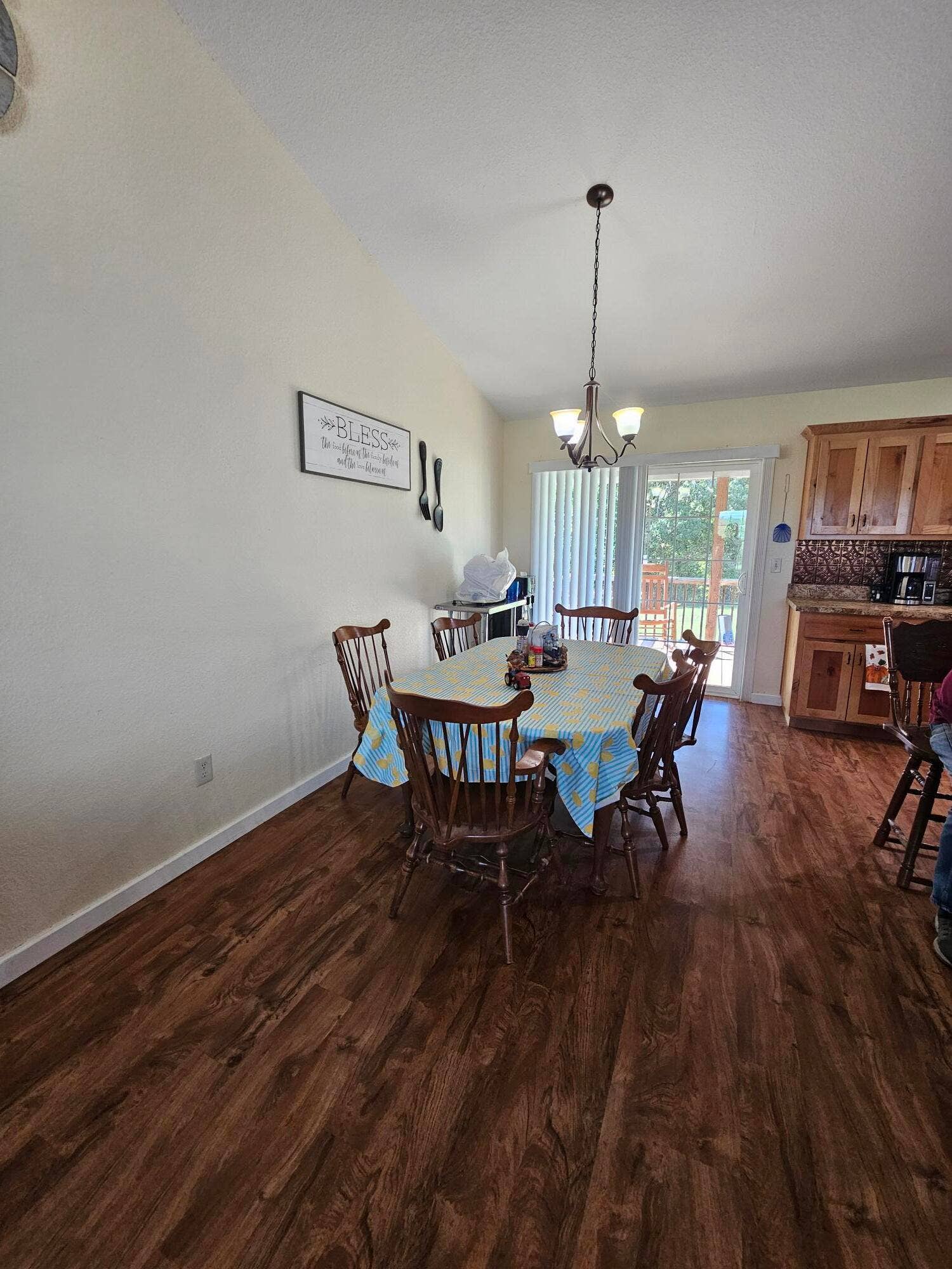 205 Franklin Road, Anderson, MO 64831 tomlinson pic-a kit-din