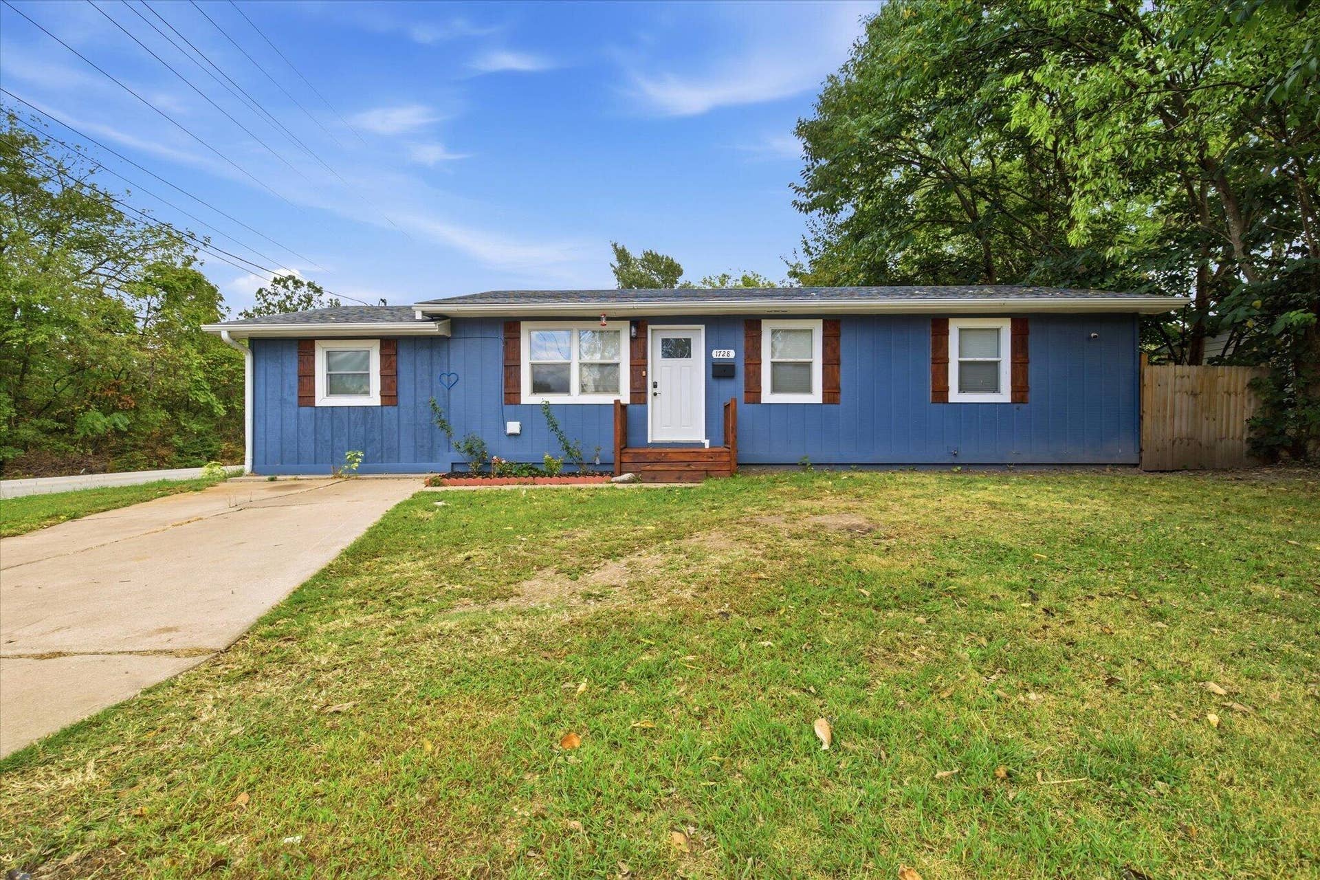 1728 N Oak Grove Avenue, Springfield, MO 65803 02-IMG_5330