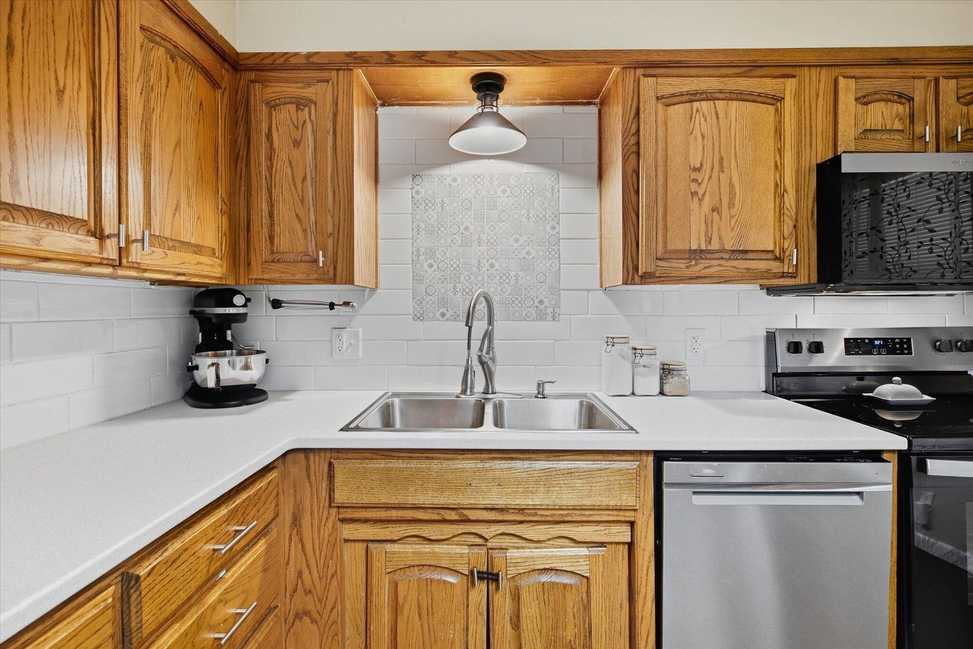 1728 N Oak Grove Avenue, Springfield, MO 65803 16-IMG_5363