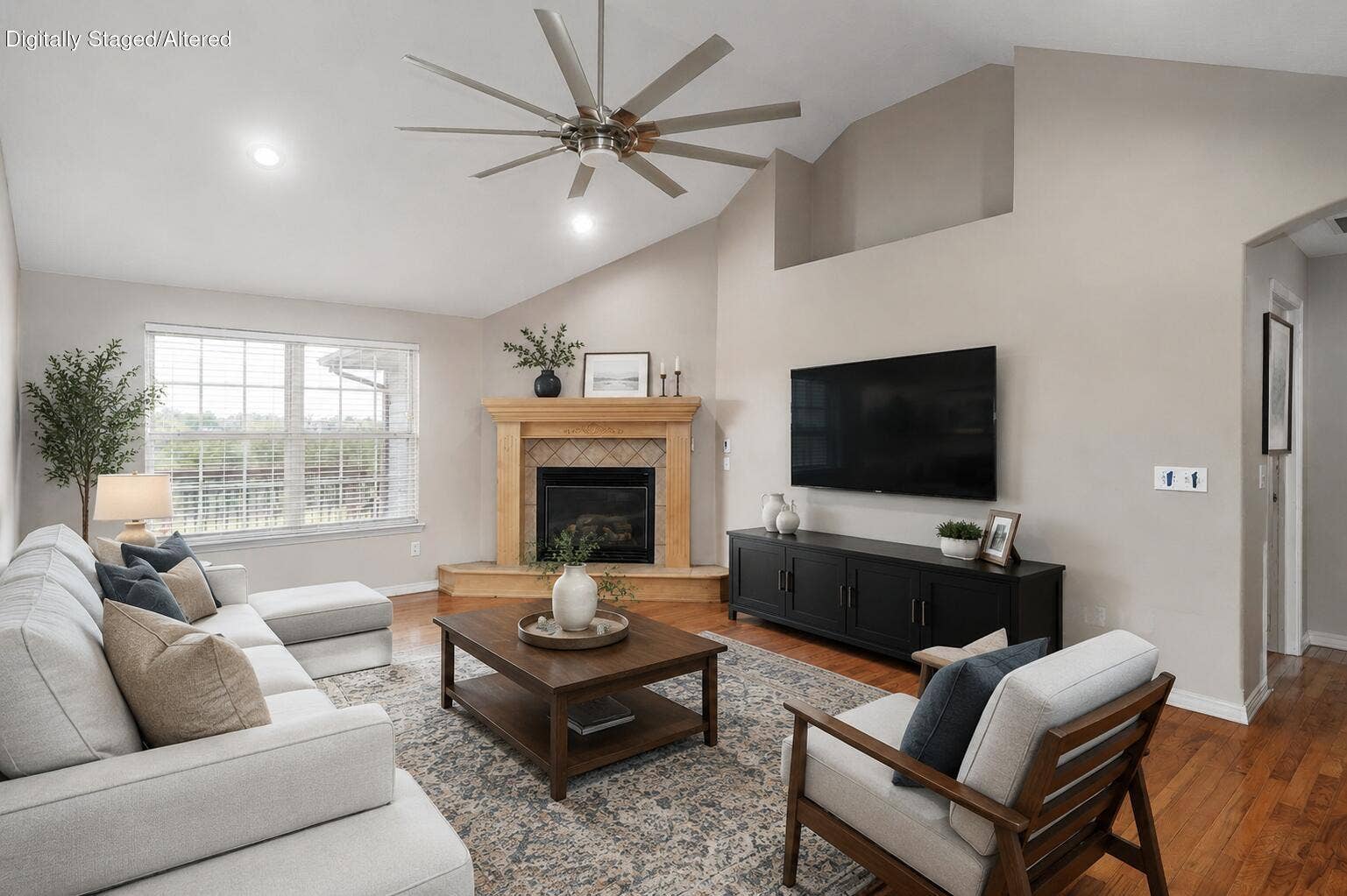 3582 N Thistlewood Court, Springfield, MO 65803 Digitally Staged Livingroom