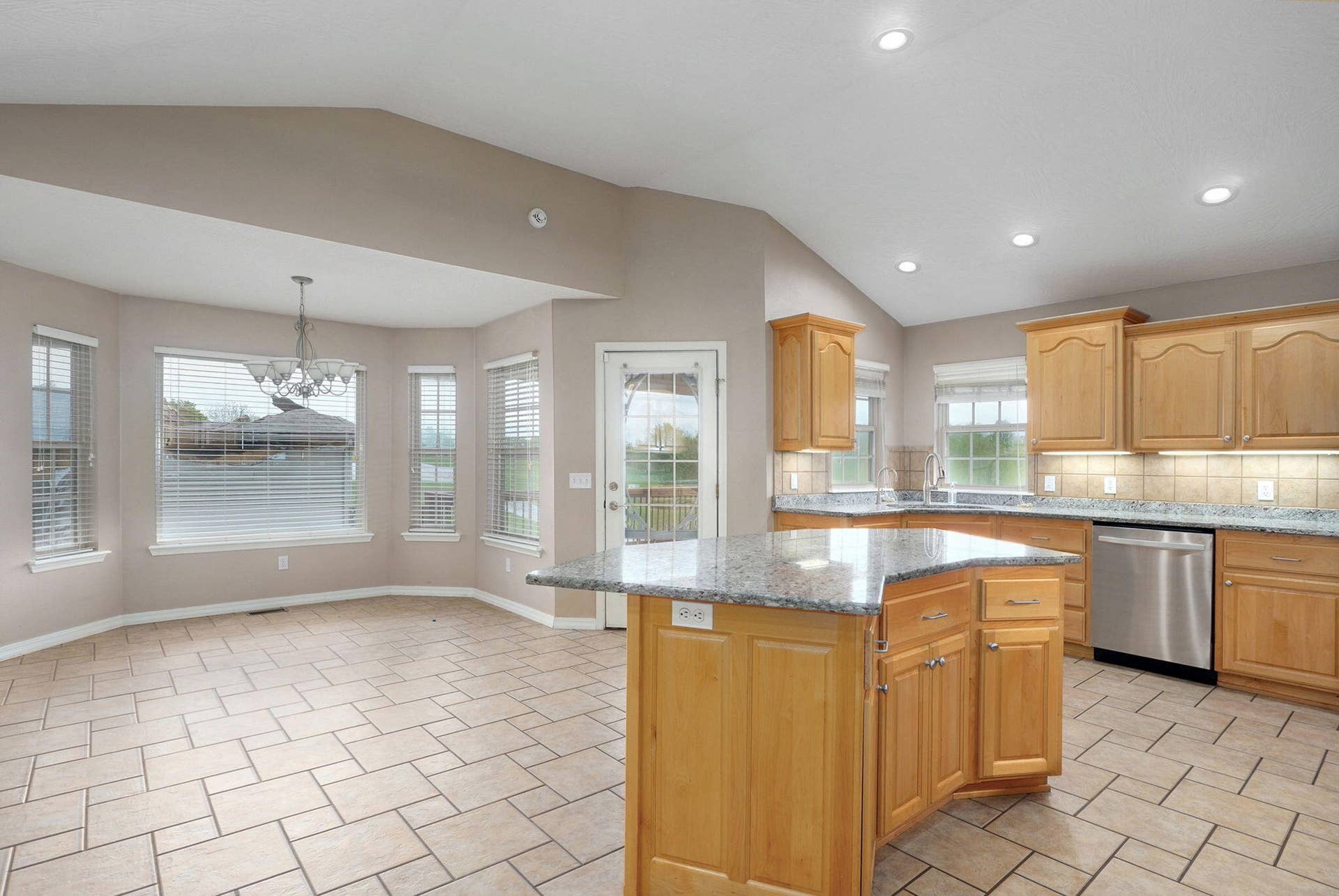 3582 N Thistlewood Court, Springfield, MO 65803 3582 N Thistlewood Ct-9