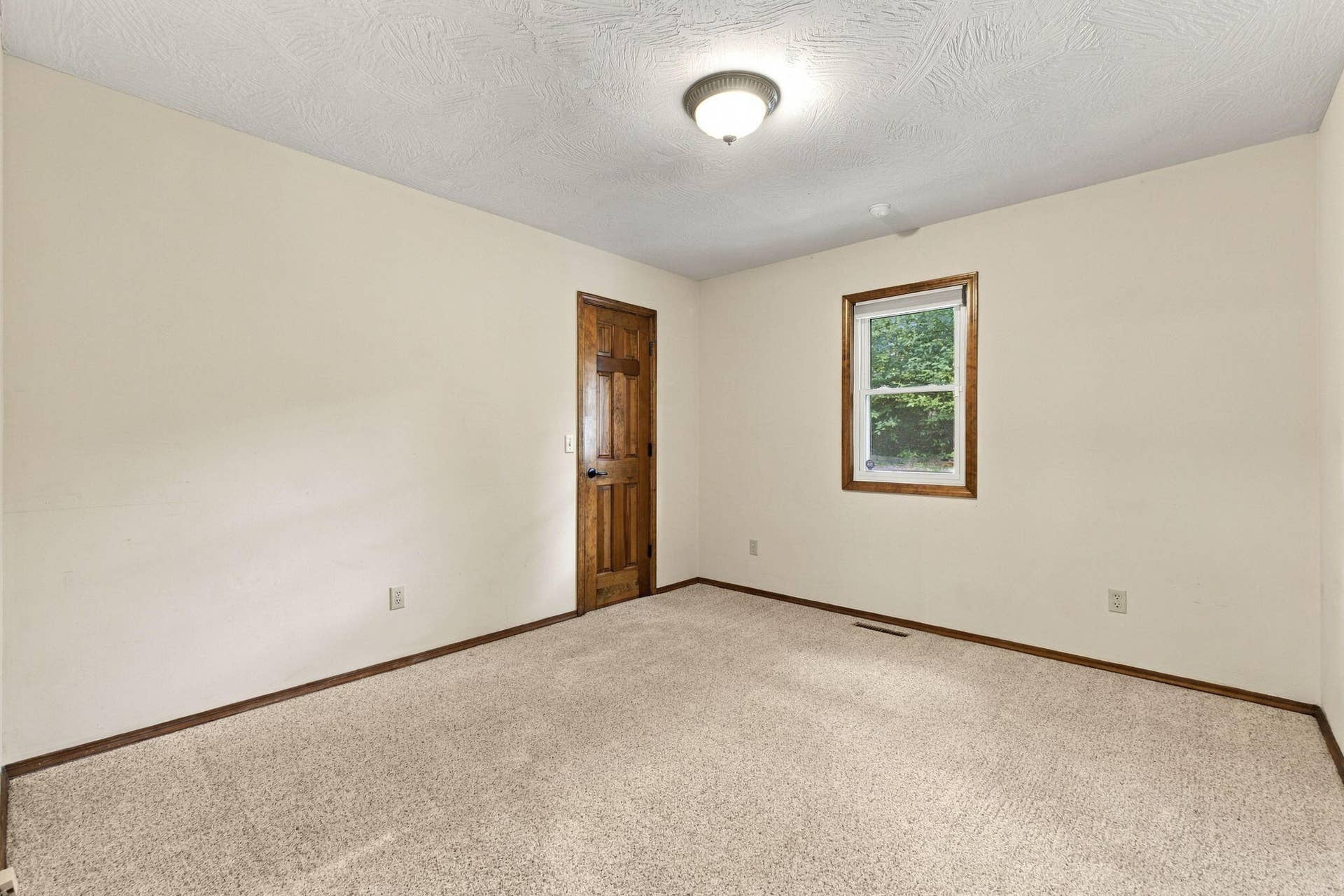 11-web-or-mls-20261002-20261002-DSC00089