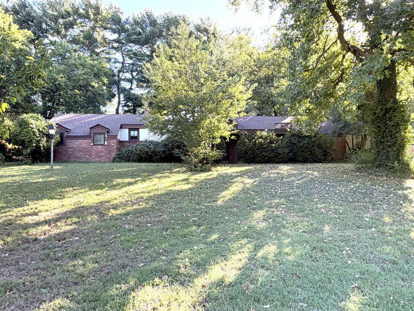 2468 S Brentwood Boulevard, Springfield, MO 65804 Front