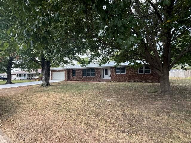 811 Richards Drive, Mountain Grove, MO 65711 Main