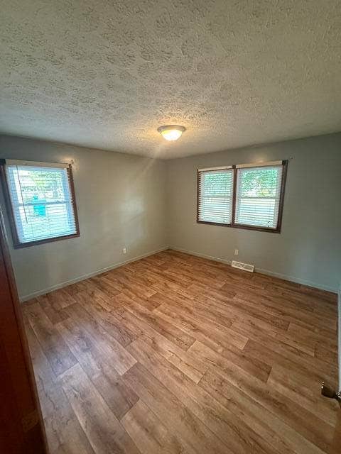 811 Richards Drive, Mountain Grove, MO 65711 MG298-Bed2