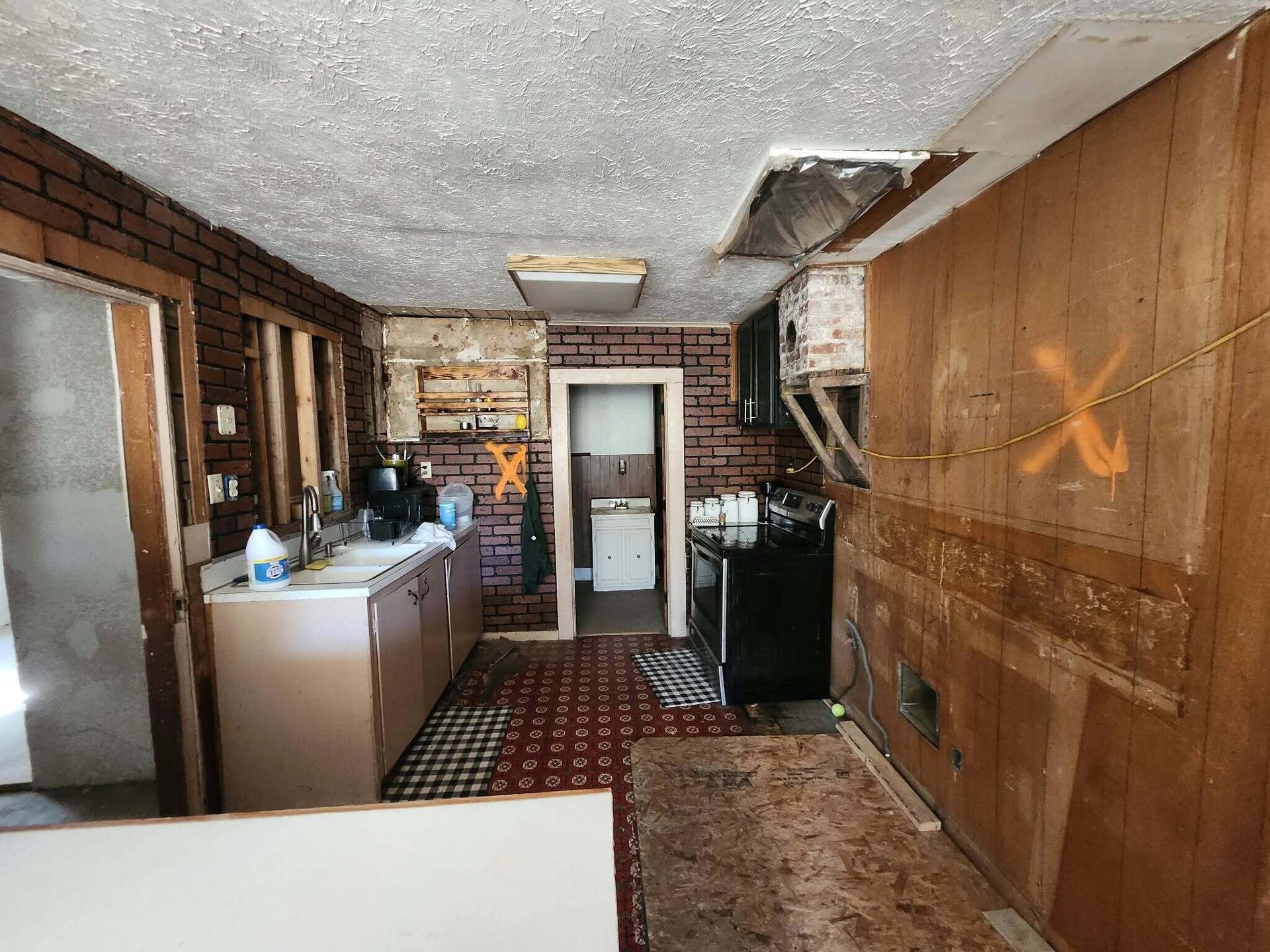 10090 Sunshine Drive, Mountain Grove, MO 65711 Messenger_creation_9B5F2BB9-9542-467E-8B