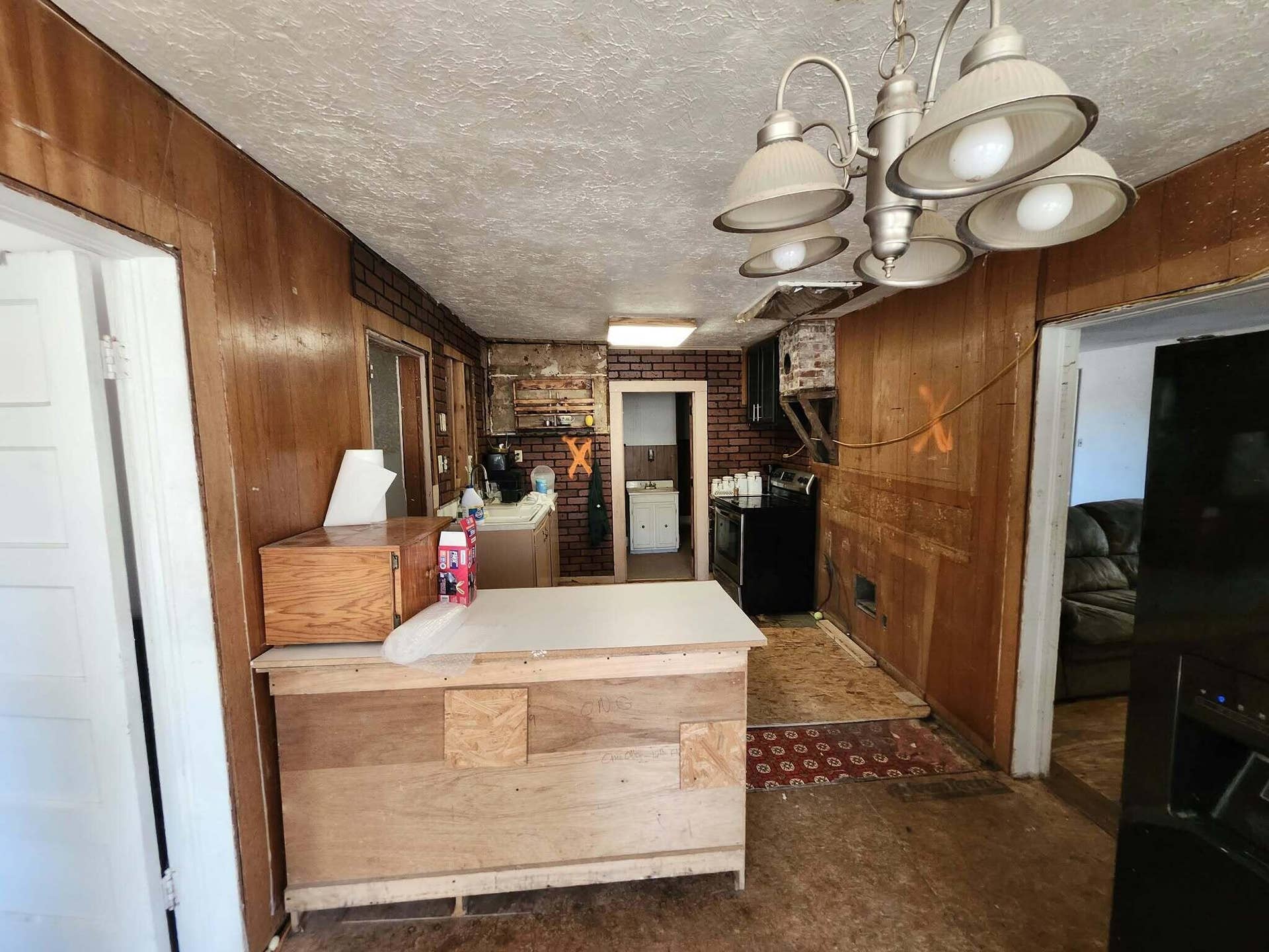 10090 Sunshine Drive, Mountain Grove, MO 65711 Messenger_creation_7BECD6C8-EBD3-4DF6-B4