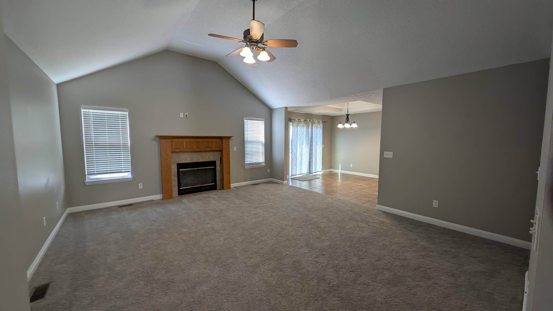 4406 W 28th Street, Joplin, MO 64804 PXL_20250902_154448161.MP