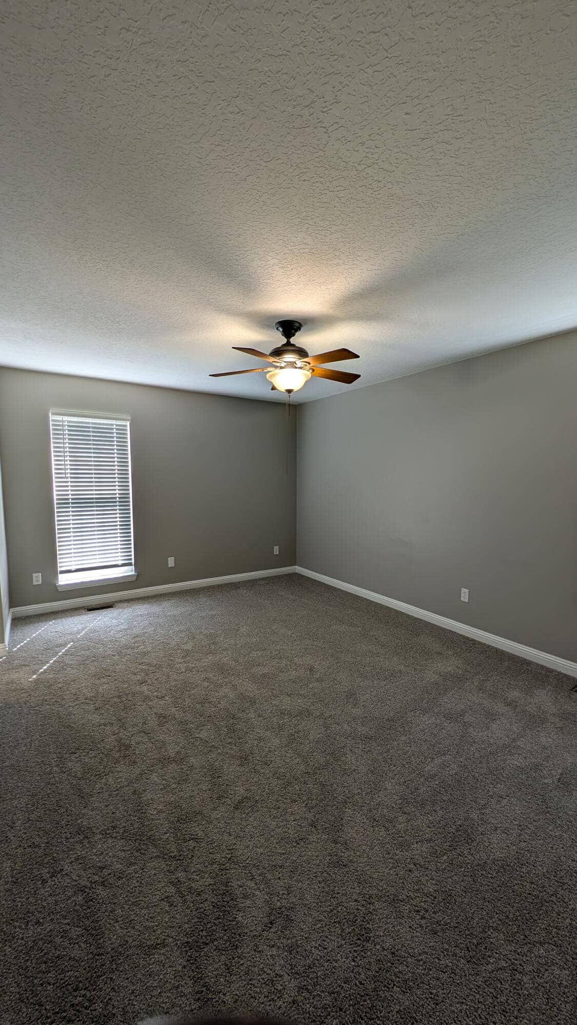 4406 W 28th Street, Joplin, MO 64804 PXL_20250902_154500681.MP