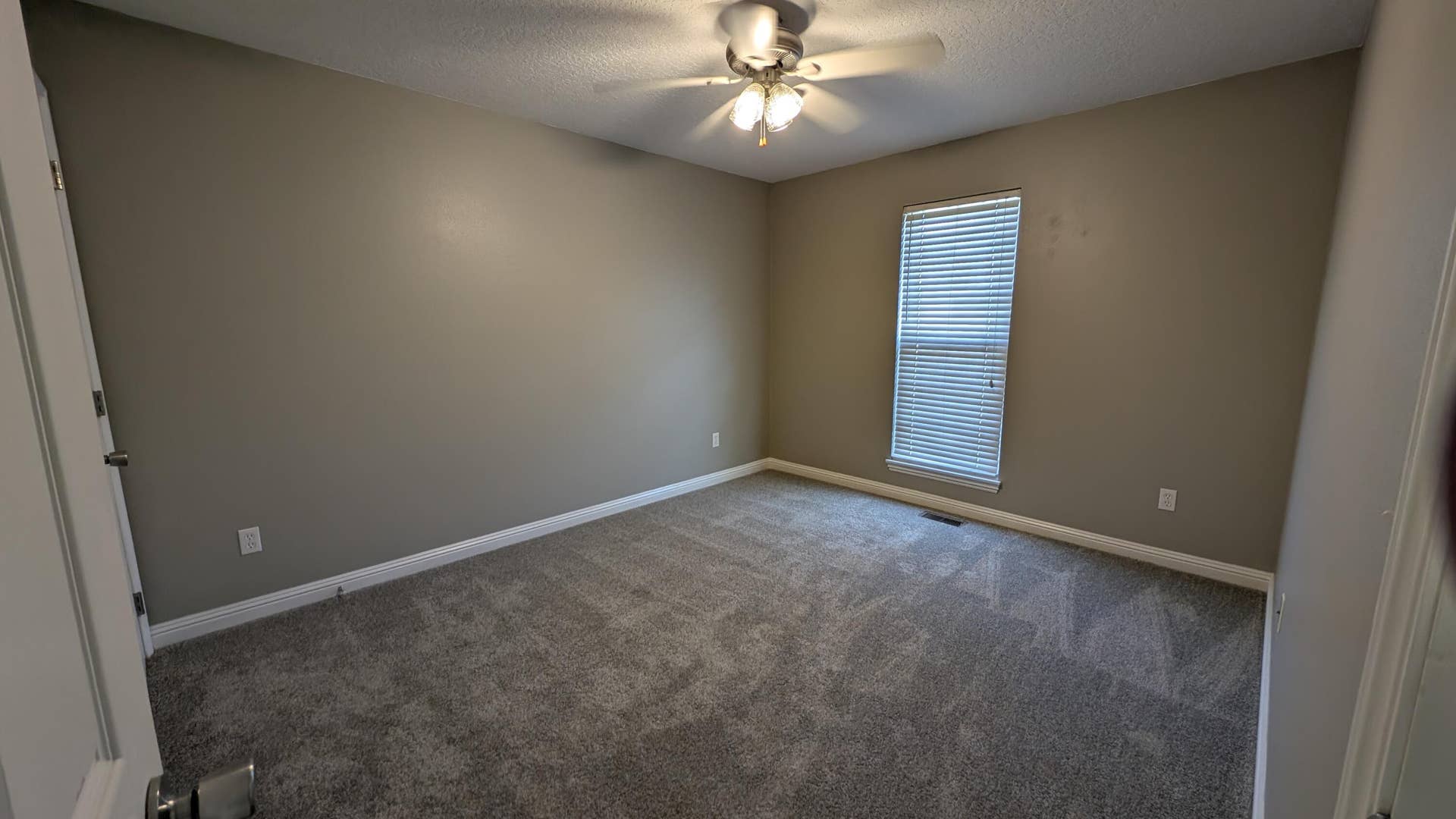 4406 W 28th Street, Joplin, MO 64804 PXL_20250902_155200419