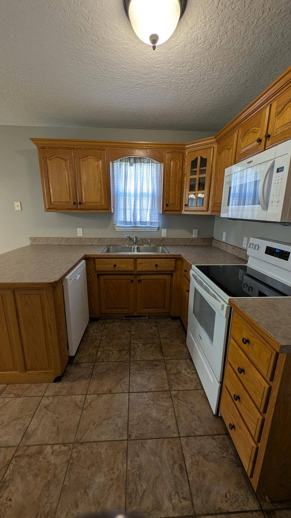 4406 W 28th Street, Joplin, MO 64804 PXL_20250902_154705466.MP