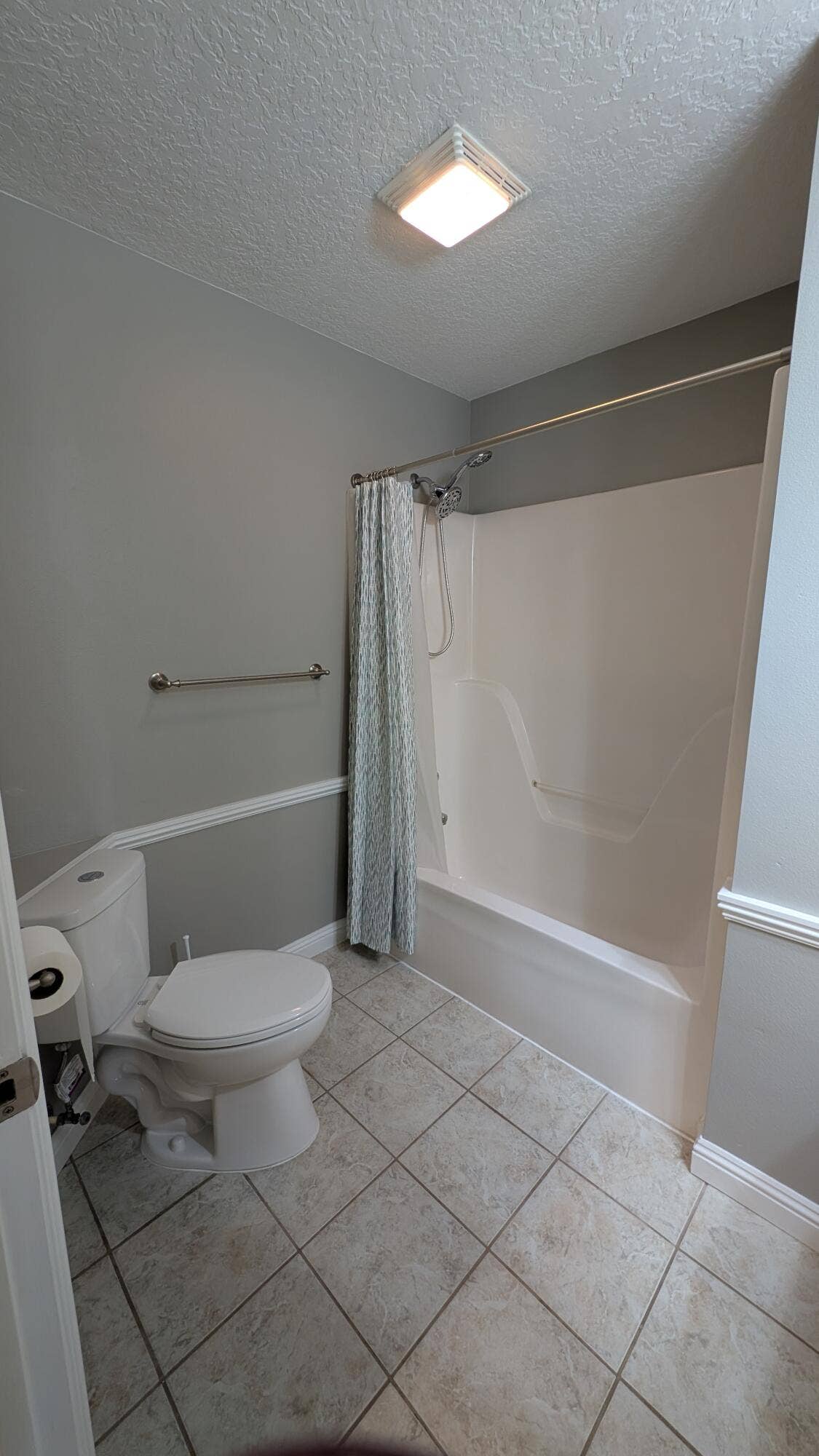 4406 W 28th Street, Joplin, MO 64804 PXL_20250902_155109493.MP