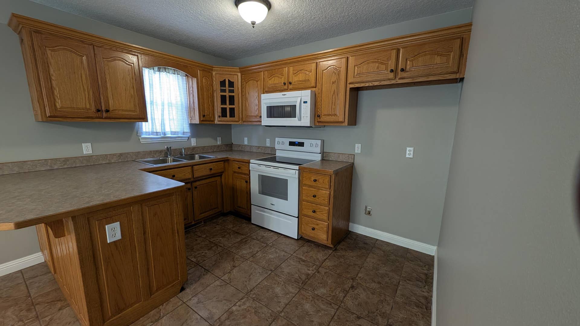 4406 W 28th Street, Joplin, MO 64804 4406 W 28th St Kitchen