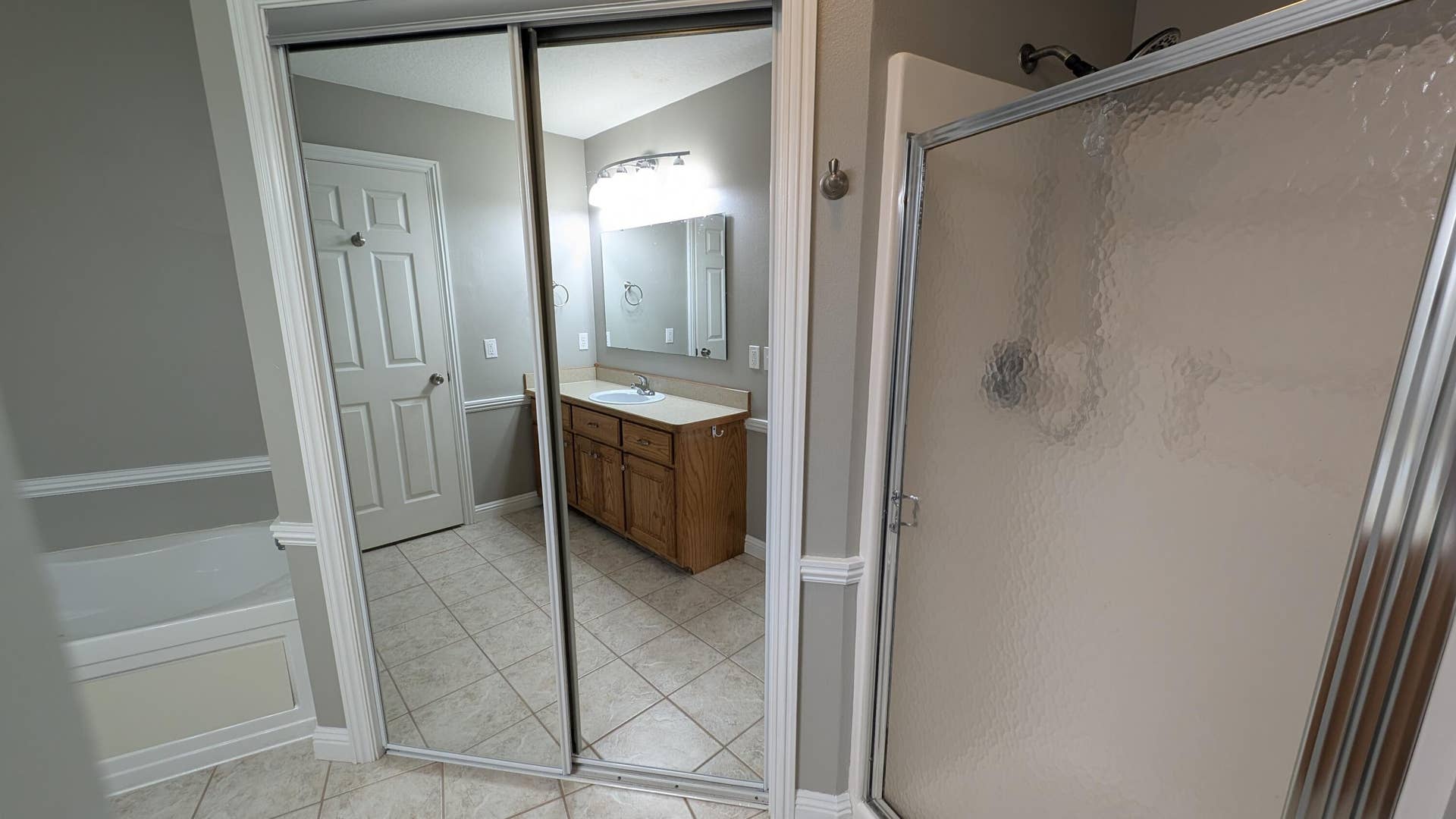 4406 W 28th Street, Joplin, MO 64804 4406 W 28th St Bath